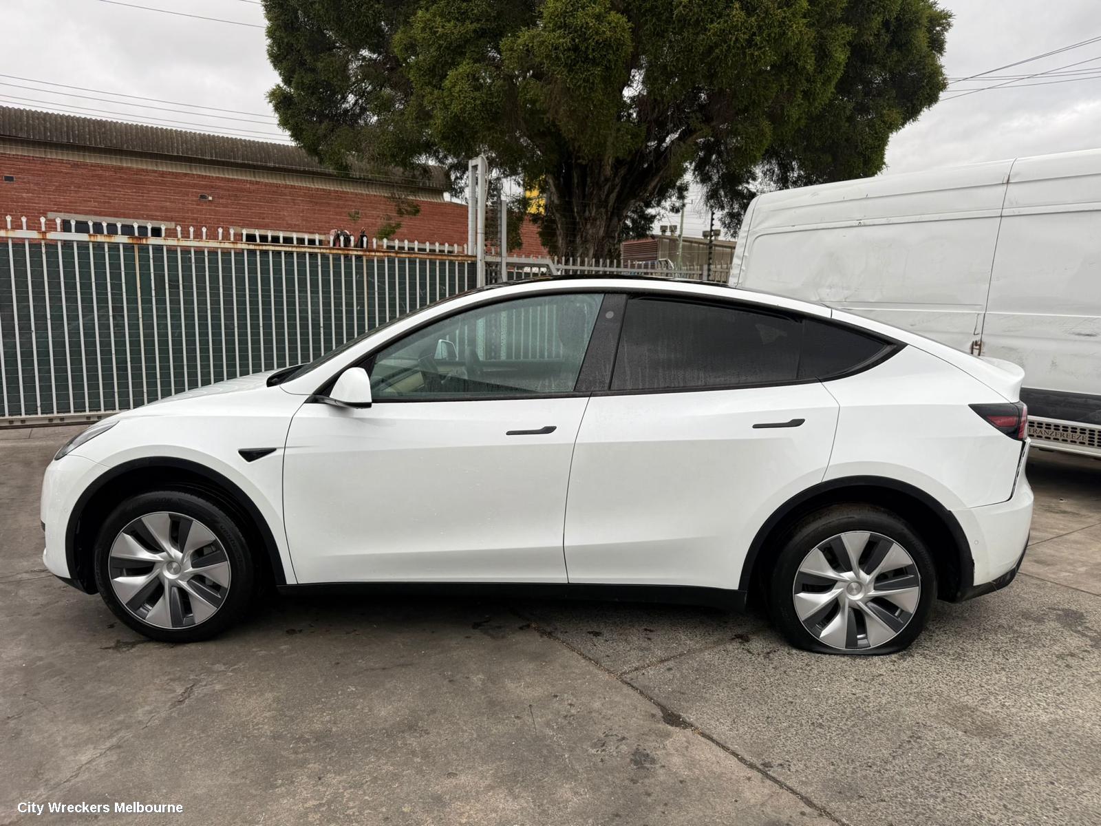 TESLA MODEL Y HOODLINING, 1ST GEN, 03/2022 ONWARDS
