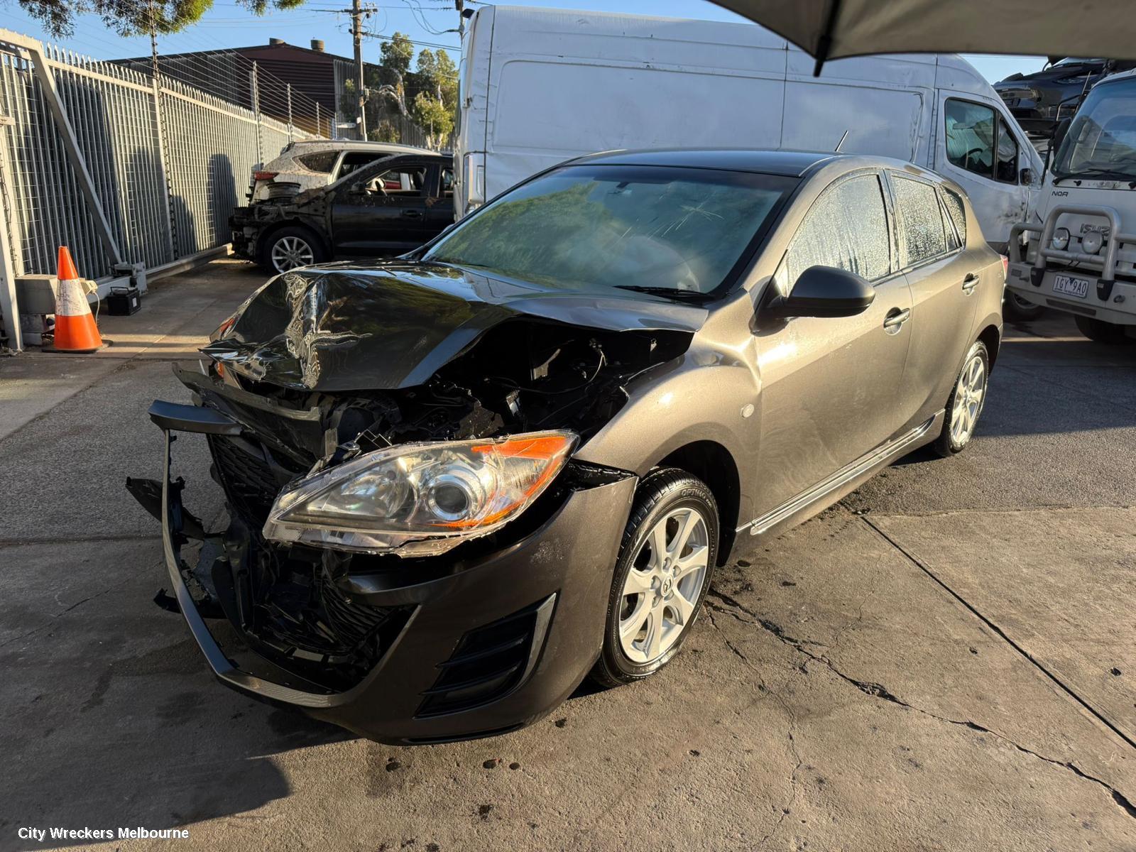 MAZDA 3 PARCEL SHELF CARGO BLIND, BL, HATCH, 04/2009 - 10/2013
