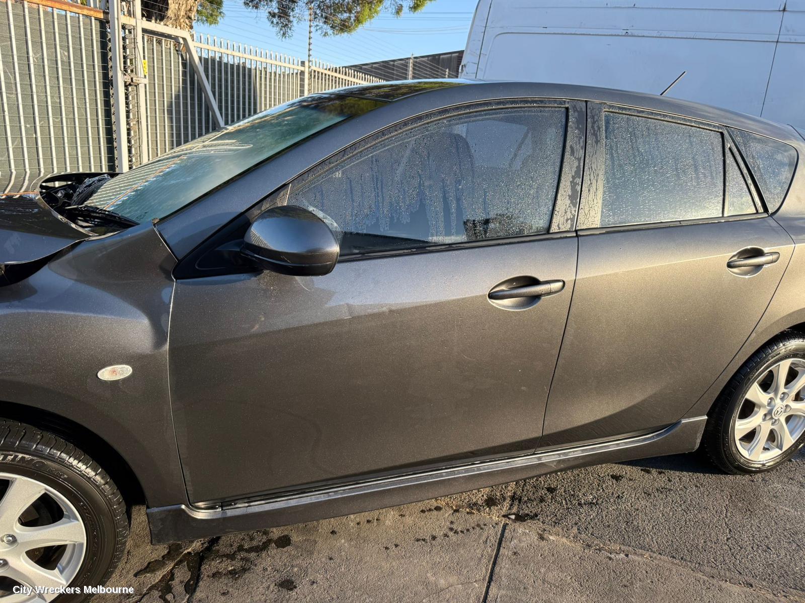 MAZDA 3 PARCEL SHELF CARGO BLIND, BL, HATCH, 04/2009 - 10/2013
