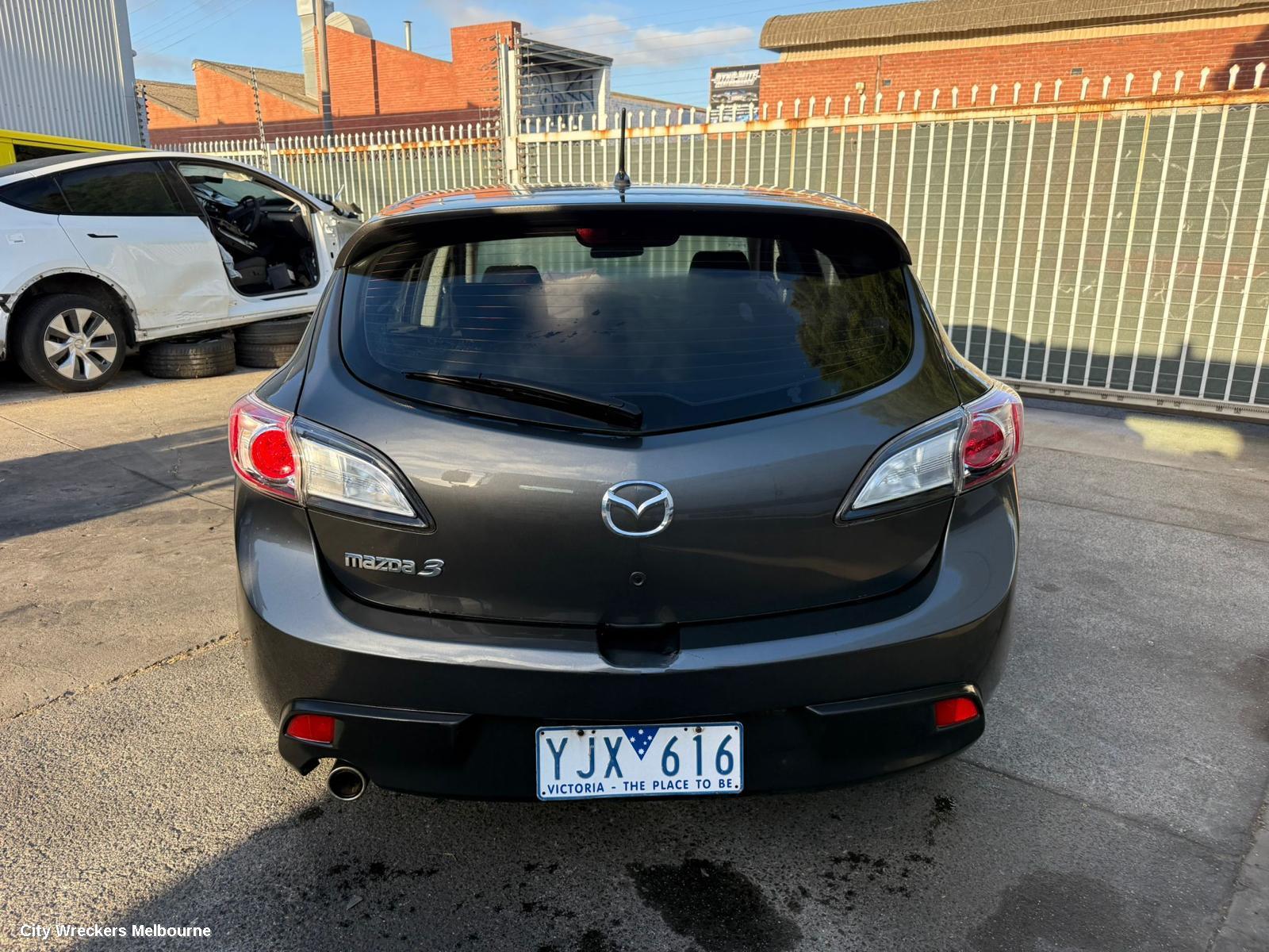 MAZDA 3 PARCEL SHELF CARGO BLIND, BL, HATCH, 04/2009 - 10/2013