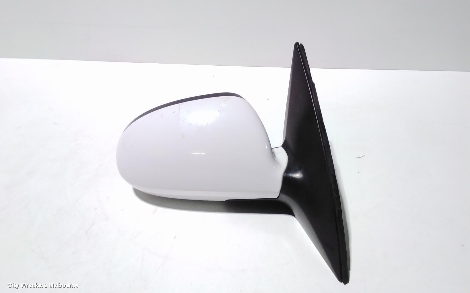 HYUNDAI I30 RIGHT DOOR MIRROR, FD, COLOUR CODED, MANUAL FOLD, NON FLASHER TYPE, 09/2007 - 04/2012