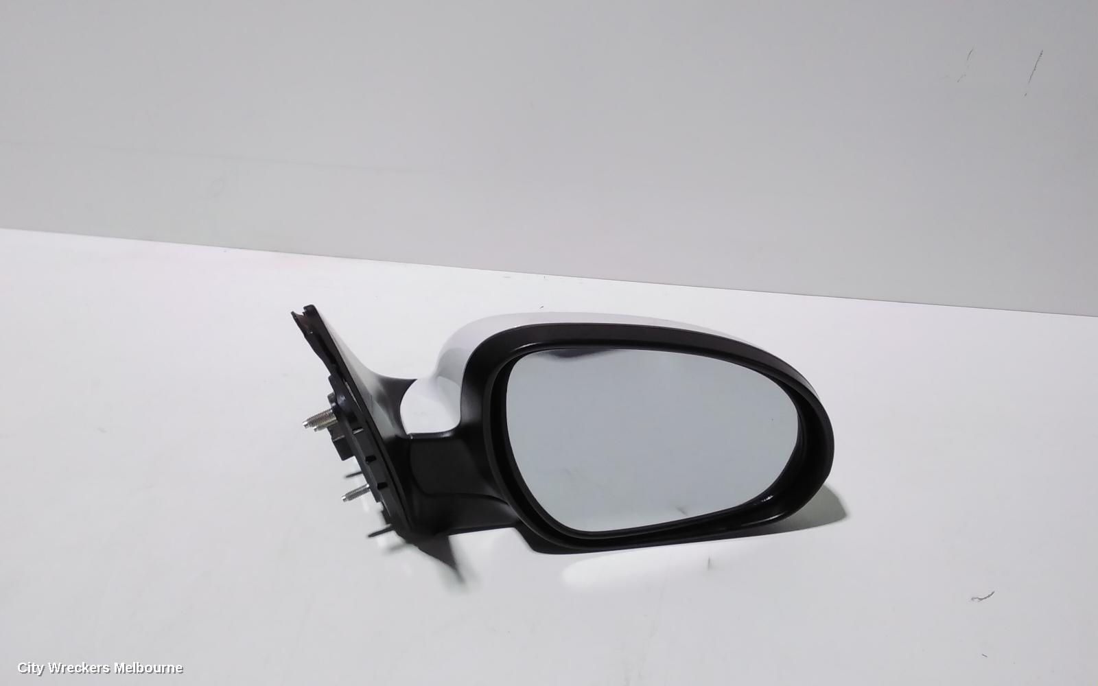 HYUNDAI I30 RIGHT DOOR MIRROR, FD, COLOUR CODED, MANUAL FOLD, NON FLASHER TYPE, 09/2007 - 04/2012