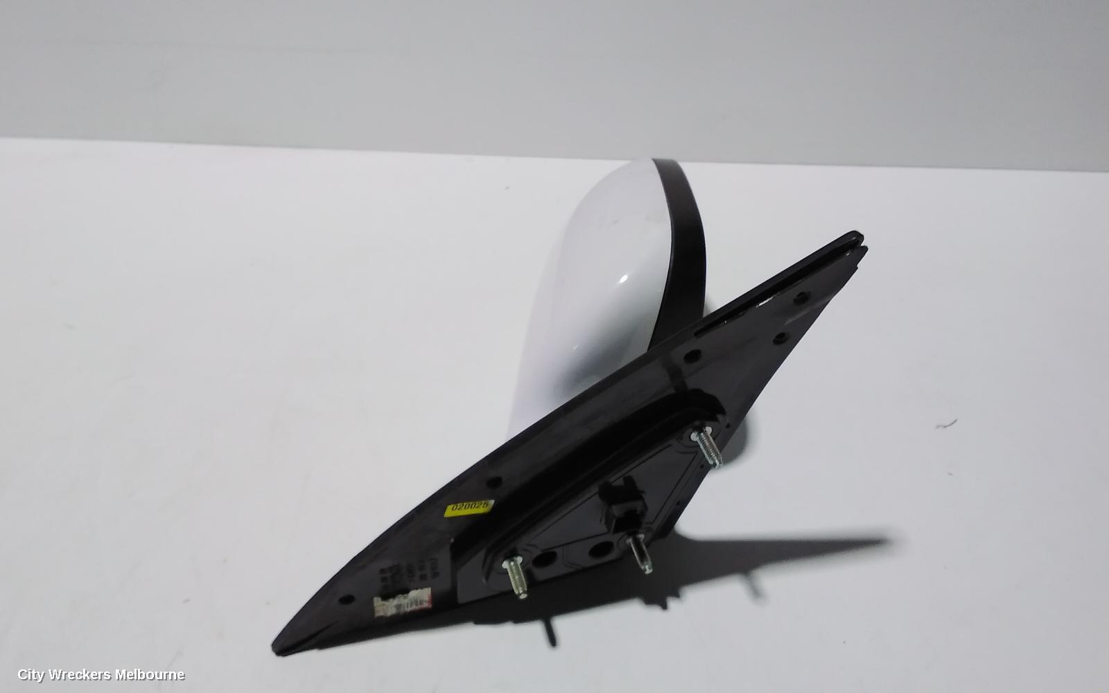 HYUNDAI I30 RIGHT DOOR MIRROR, FD, COLOUR CODED, MANUAL FOLD, NON FLASHER TYPE, 09/2007 - 04/2012