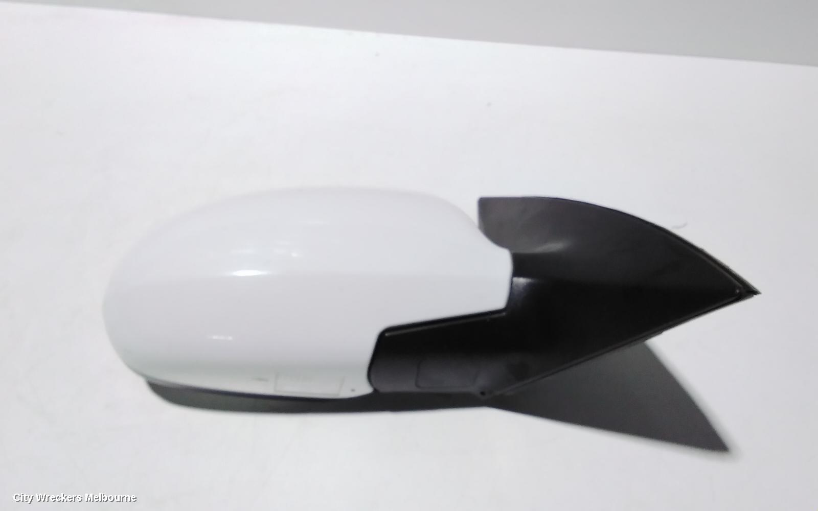 HYUNDAI I30 RIGHT DOOR MIRROR, FD, COLOUR CODED, MANUAL FOLD, NON FLASHER TYPE, 09/2007 - 04/2012