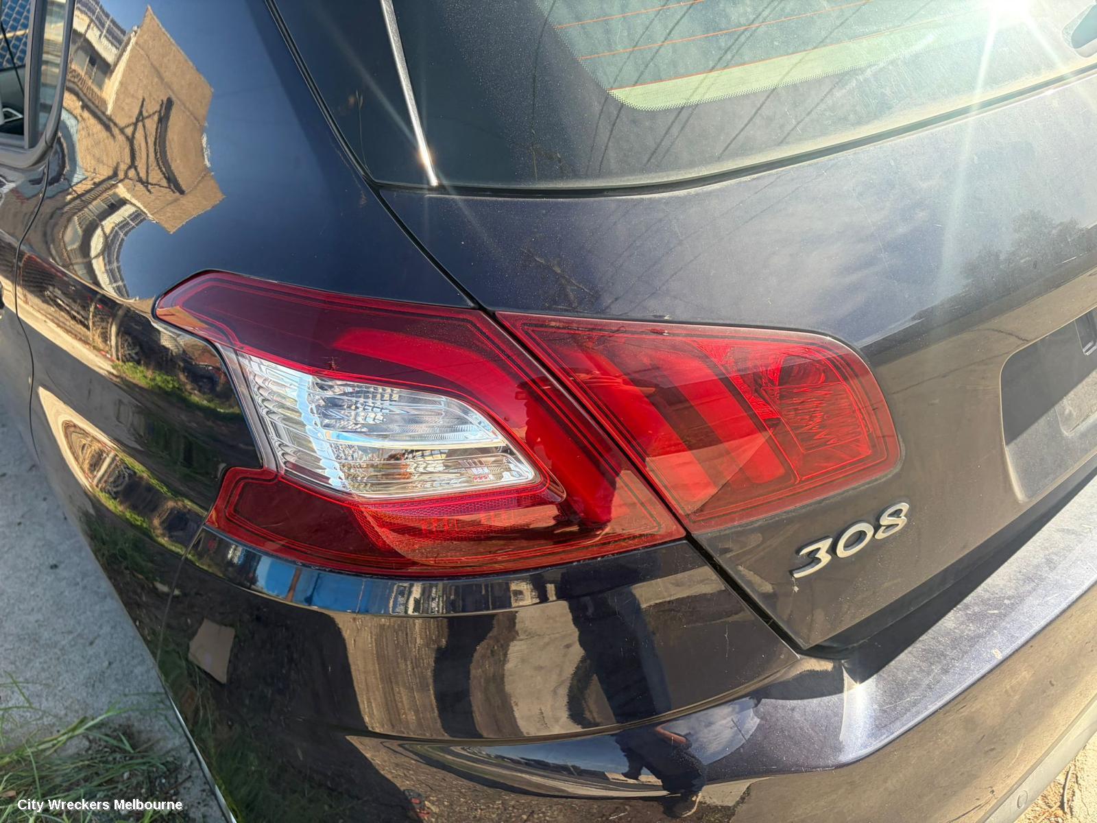 PEUGEOT 308 RIGHT HEADLAMP, T9, HALOGEN TYPE, 10/2014 - 06/2017