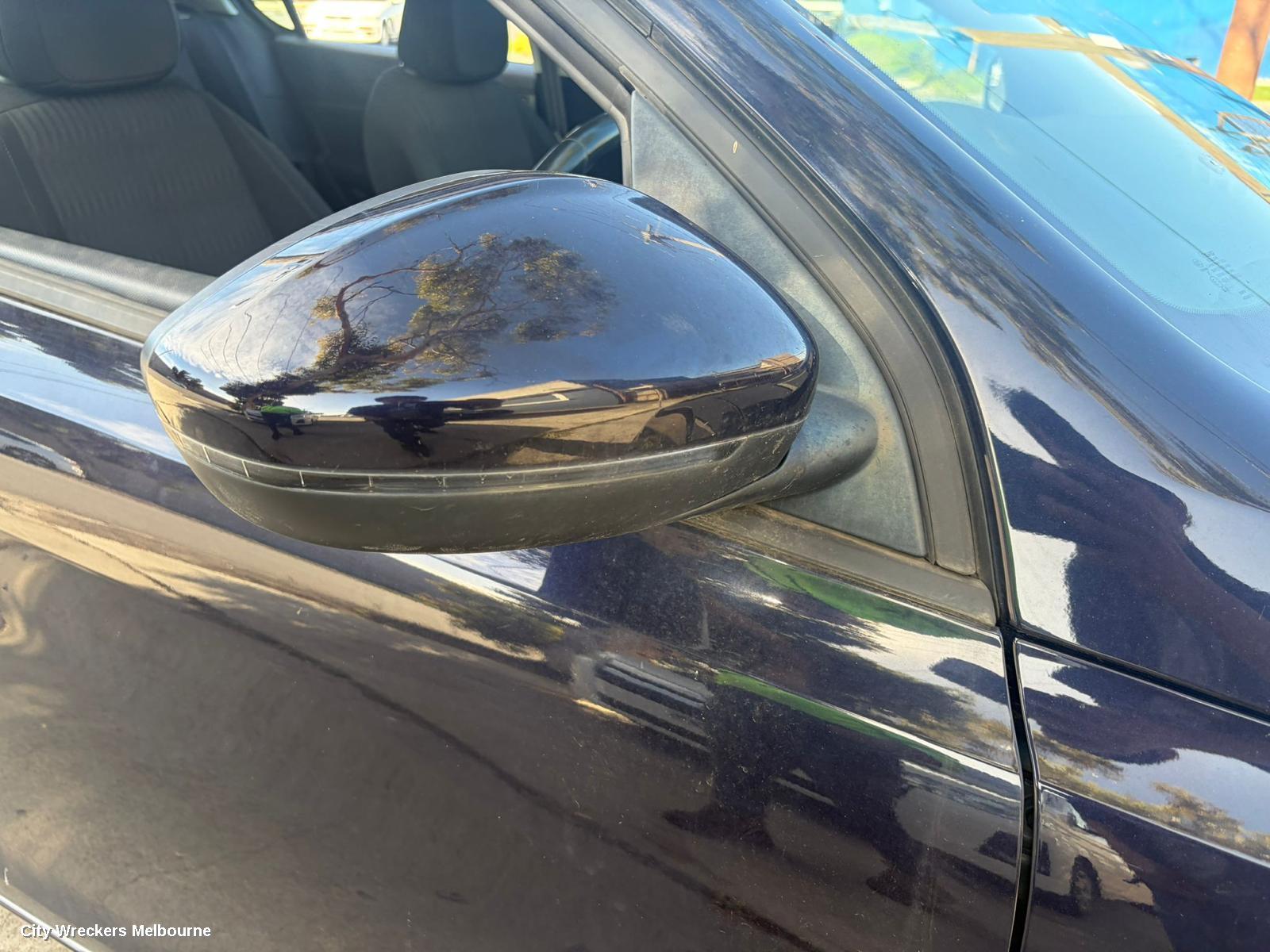 PEUGEOT 308 RIGHT HEADLAMP, T9, HALOGEN TYPE, 10/2014 - 06/2017