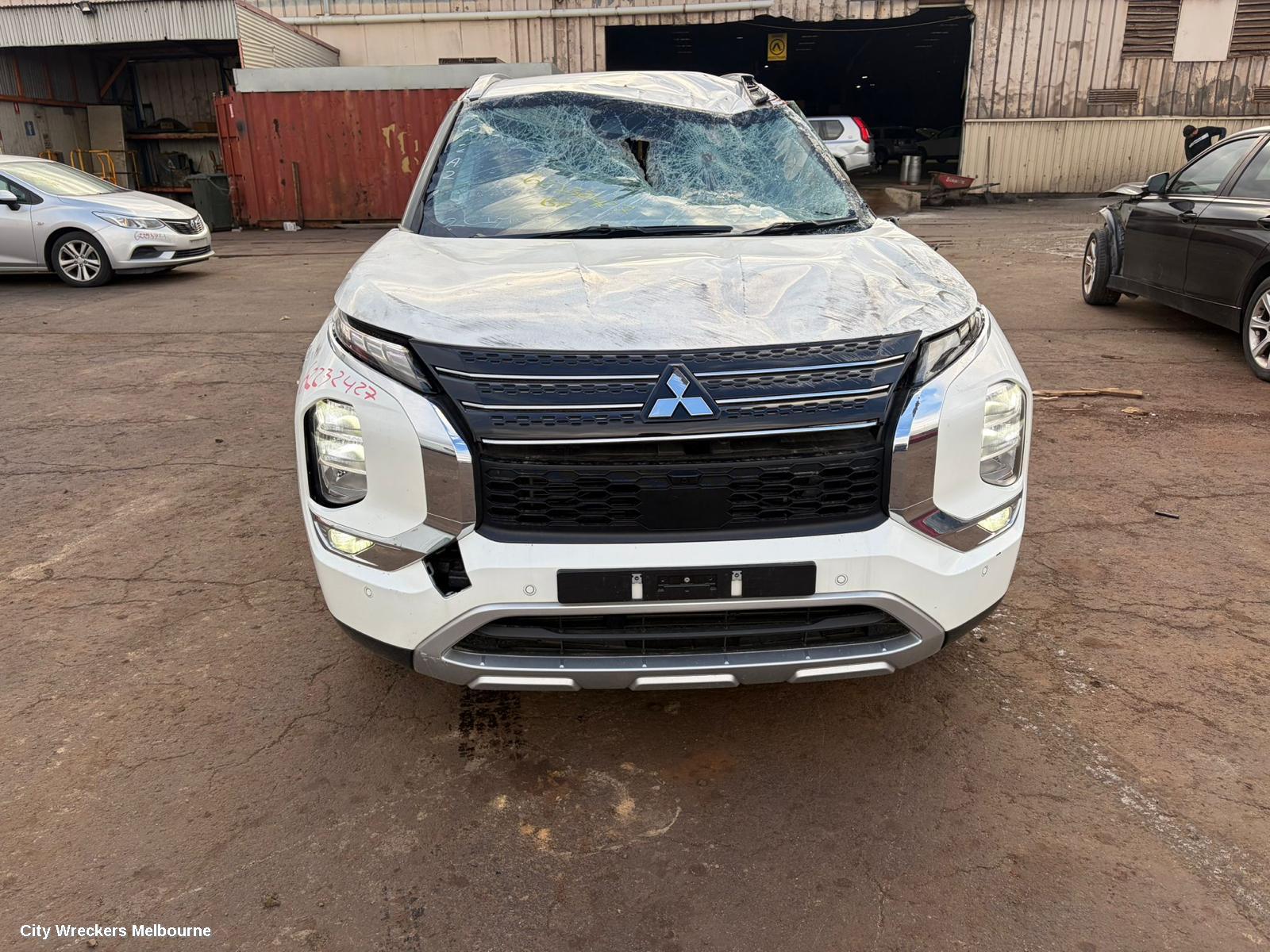 MITSUBISHI OUTLANDER LEFT GUARD LINER, FRONT, ZM, 08/2021 ONWARDS