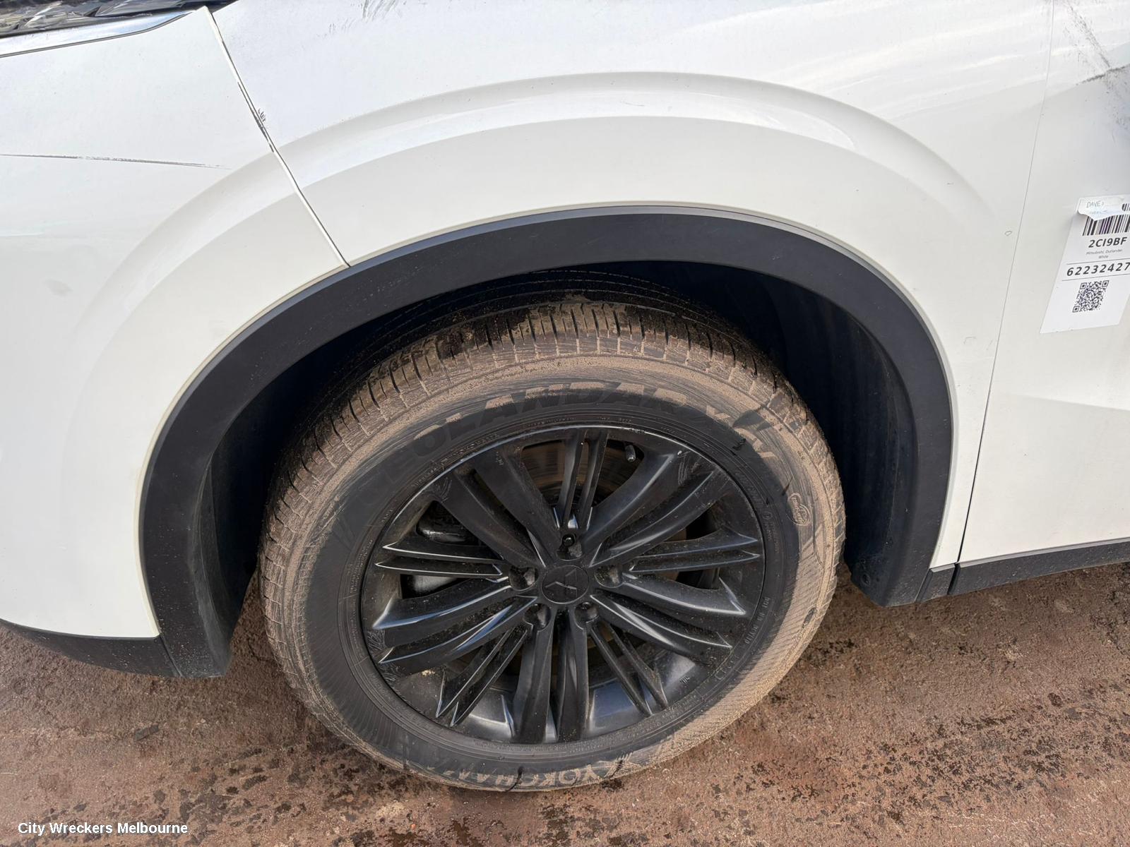 MITSUBISHI OUTLANDER LEFT GUARD LINER, FRONT, ZM, 08/2021 ONWARDS