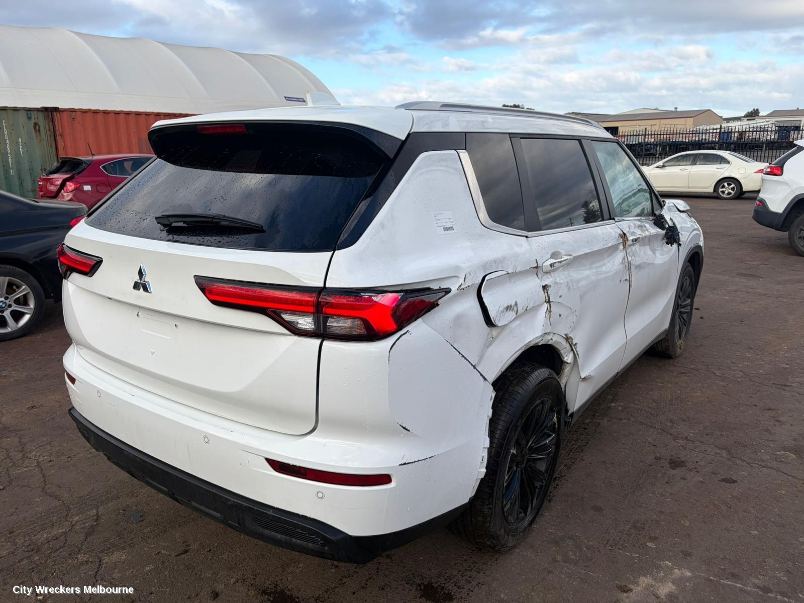 MITSUBISHI OUTLANDER LEFT GUARD LINER, FRONT, ZM, 08/2021 ONWARDS