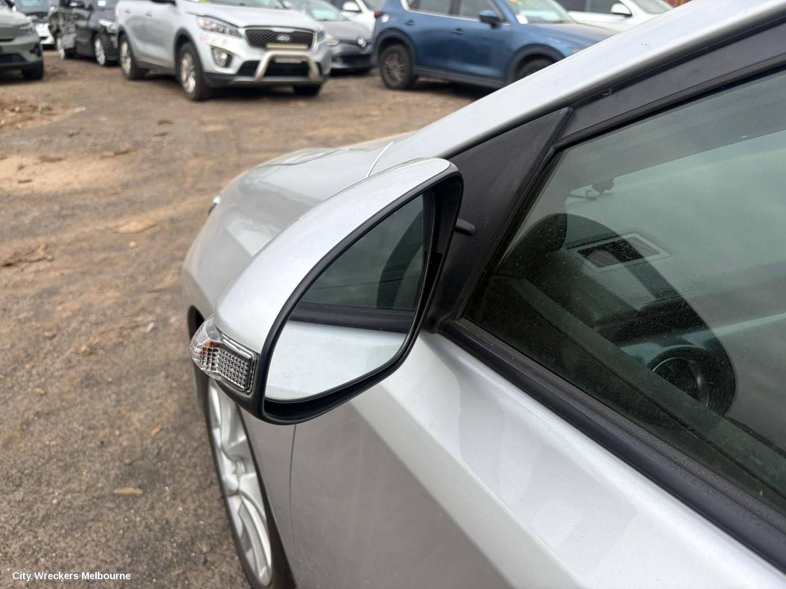 TOYOTA COROLLA RIGHT TAILLIGHT, ZRE182R, HATCH, 03/2015 - 06/2018