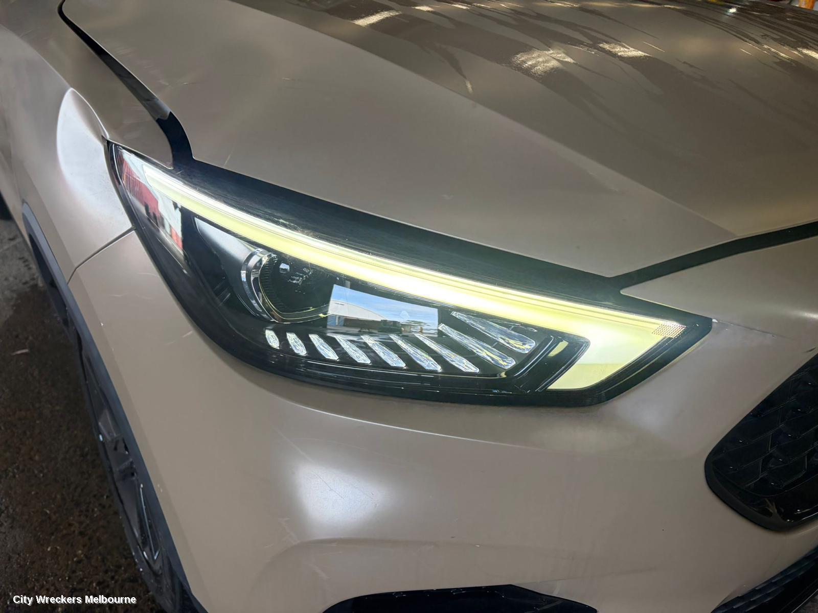 MG ZS RIGHT HEADLAMP, AZS1, ZST, W/ LED TYPE, 01/2020 ONWARDS