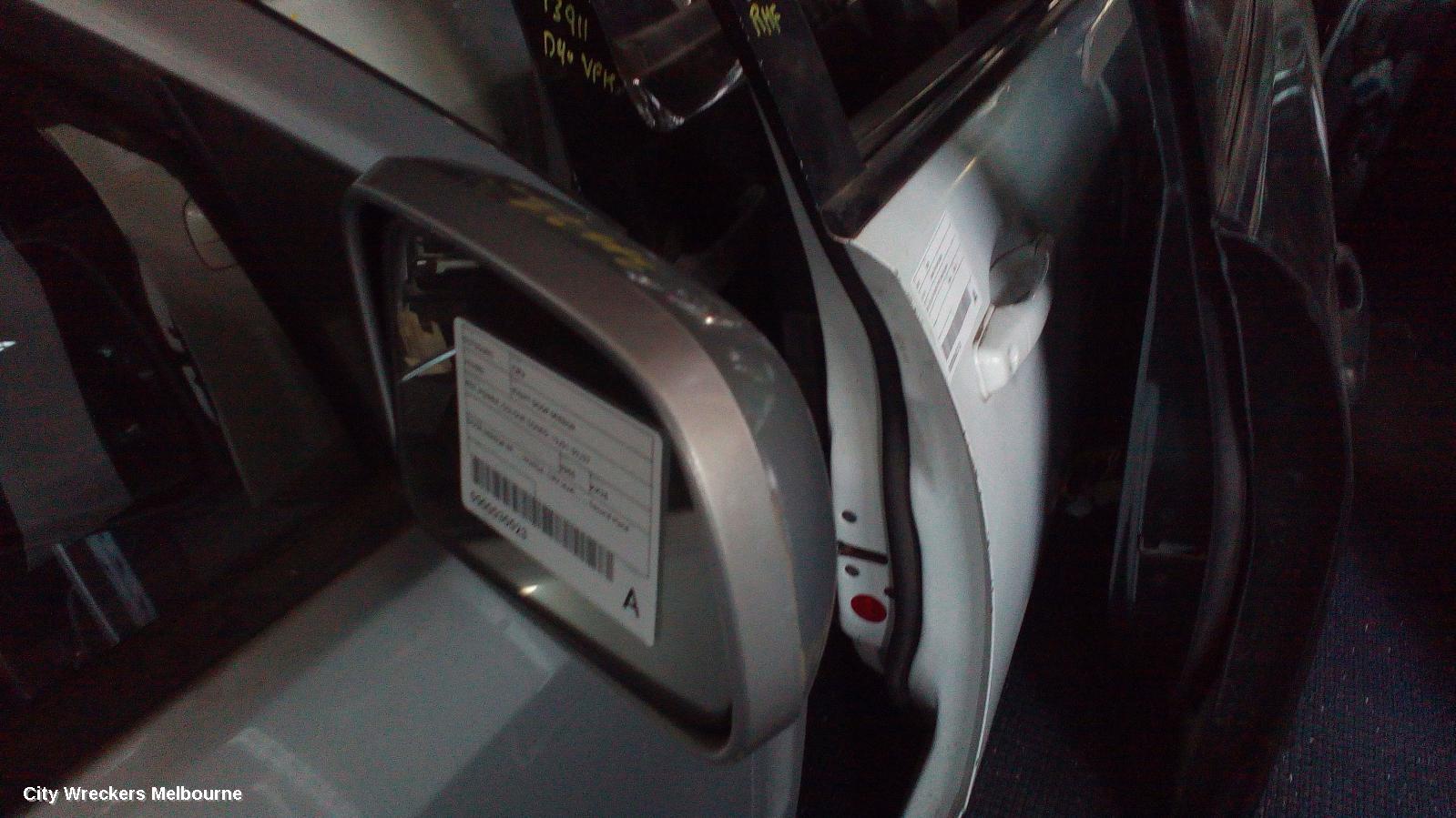 HONDA CRV RIGHT DOOR MIRROR, RD7, POWER, COLOUR CODED, 12/2001 - 02/2007