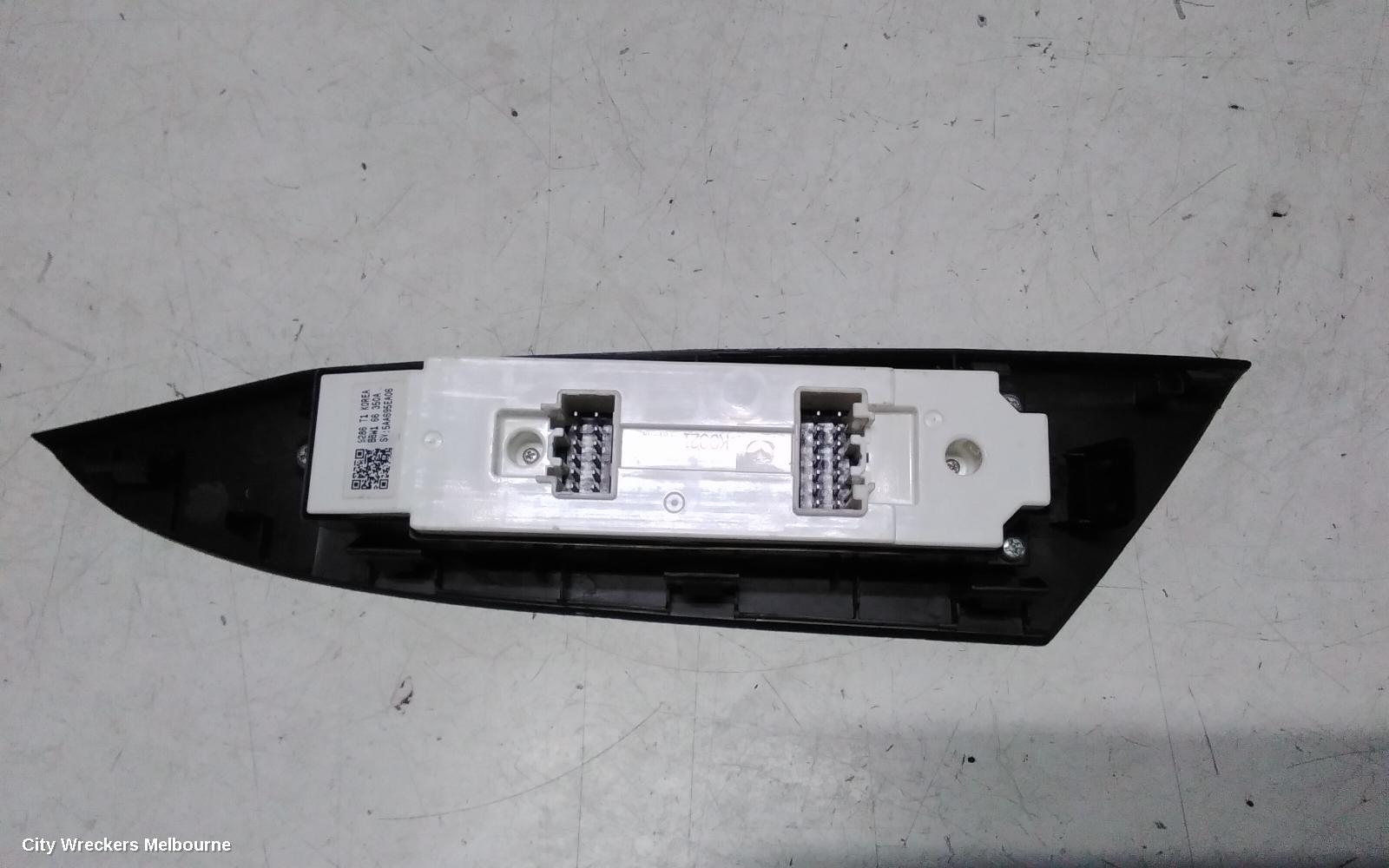 MAZDA 3 PWR DR WIND SWITCH, RH FRONT (MASTER SWITCH), NON FOLDING TYPE, BL, 04/2009 - 10/2013