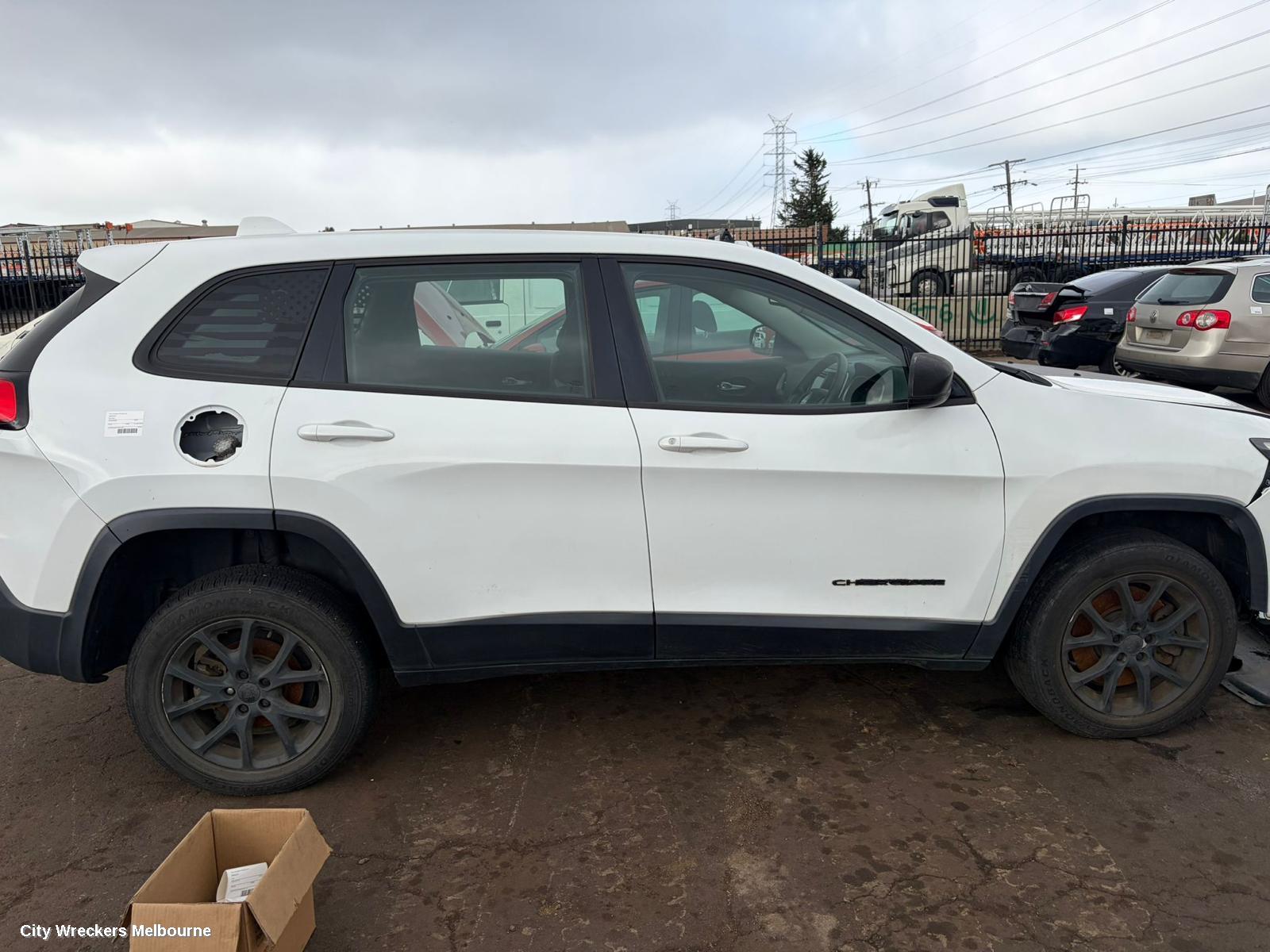 JEEP CHEROKEE RIGHT FRONT HUB ASSEMBLY, KL, STANDARD TYPE, 2WD, 02/2014 - 03/2018