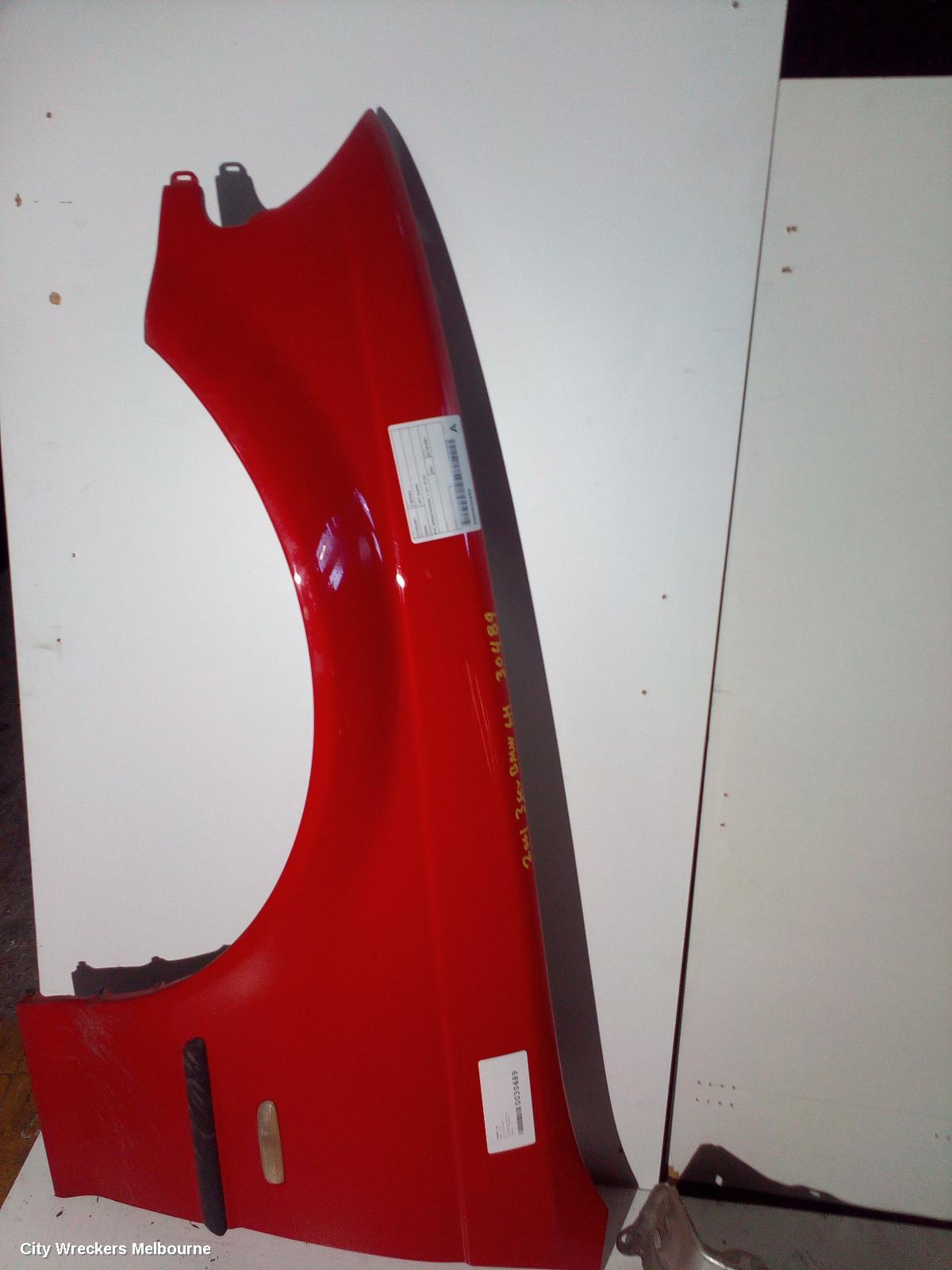 BMW 3 SERIES LEFT GUARD, E46, SEDAN/WAGON, 11/2001 - 07/2006