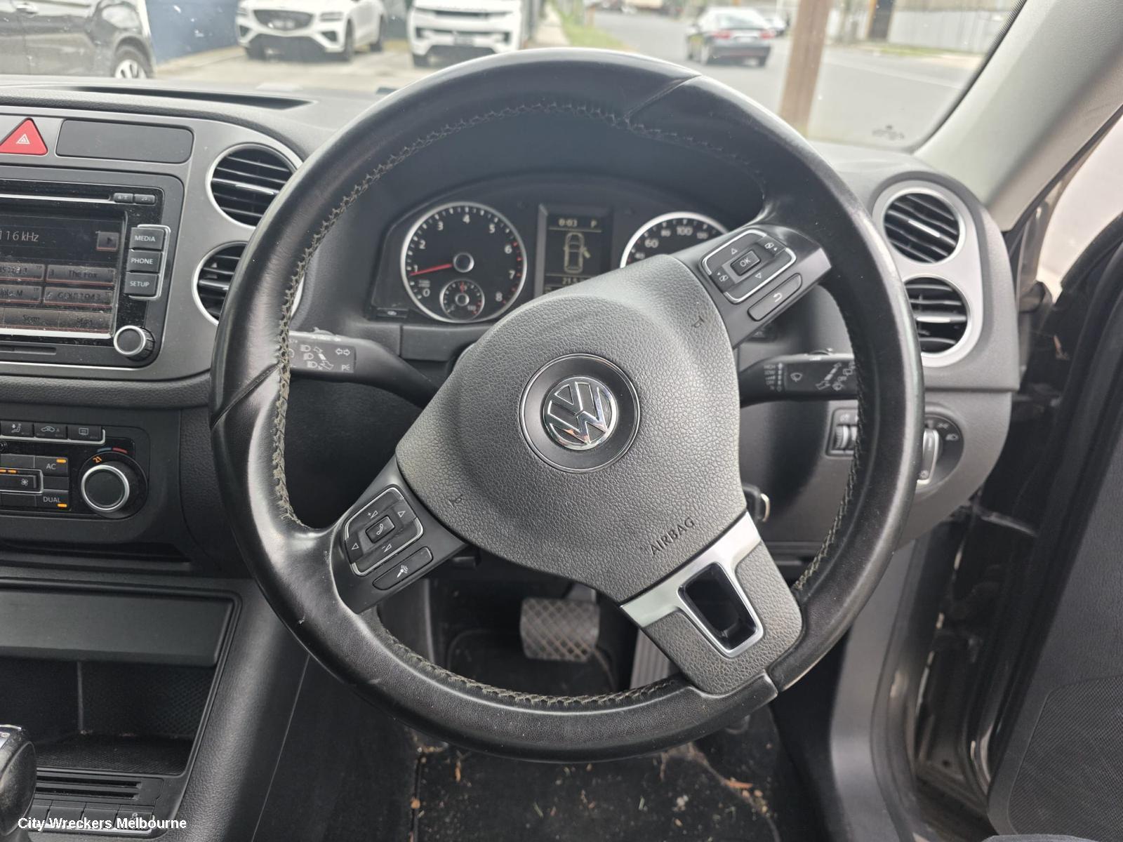 VOLKSWAGEN TIGUAN LEFT FRONT STRUT, 5N, 05/2008 - 06/2011
