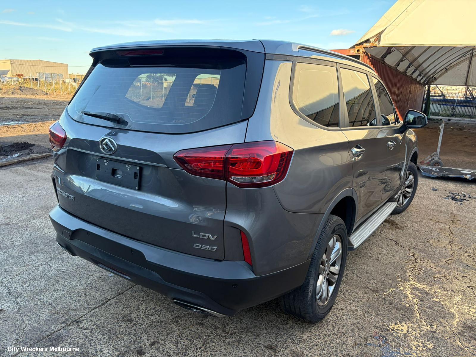 LDV D90 LEFT GUARD LINER, SV9A, FRONT, 11/2017 ONWARDS
