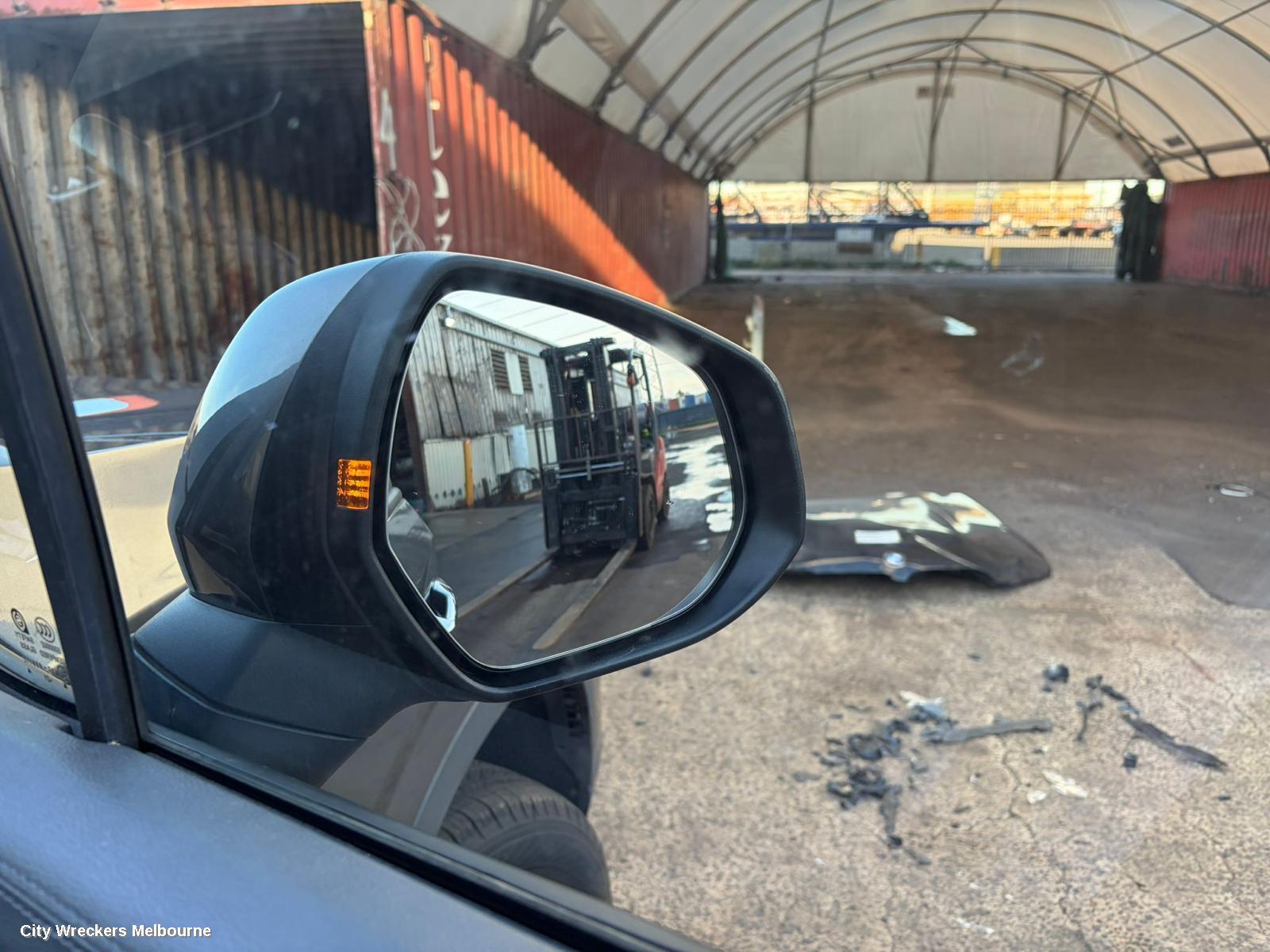 LDV D90 LEFT GUARD LINER, SV9A, FRONT, 11/2017 ONWARDS