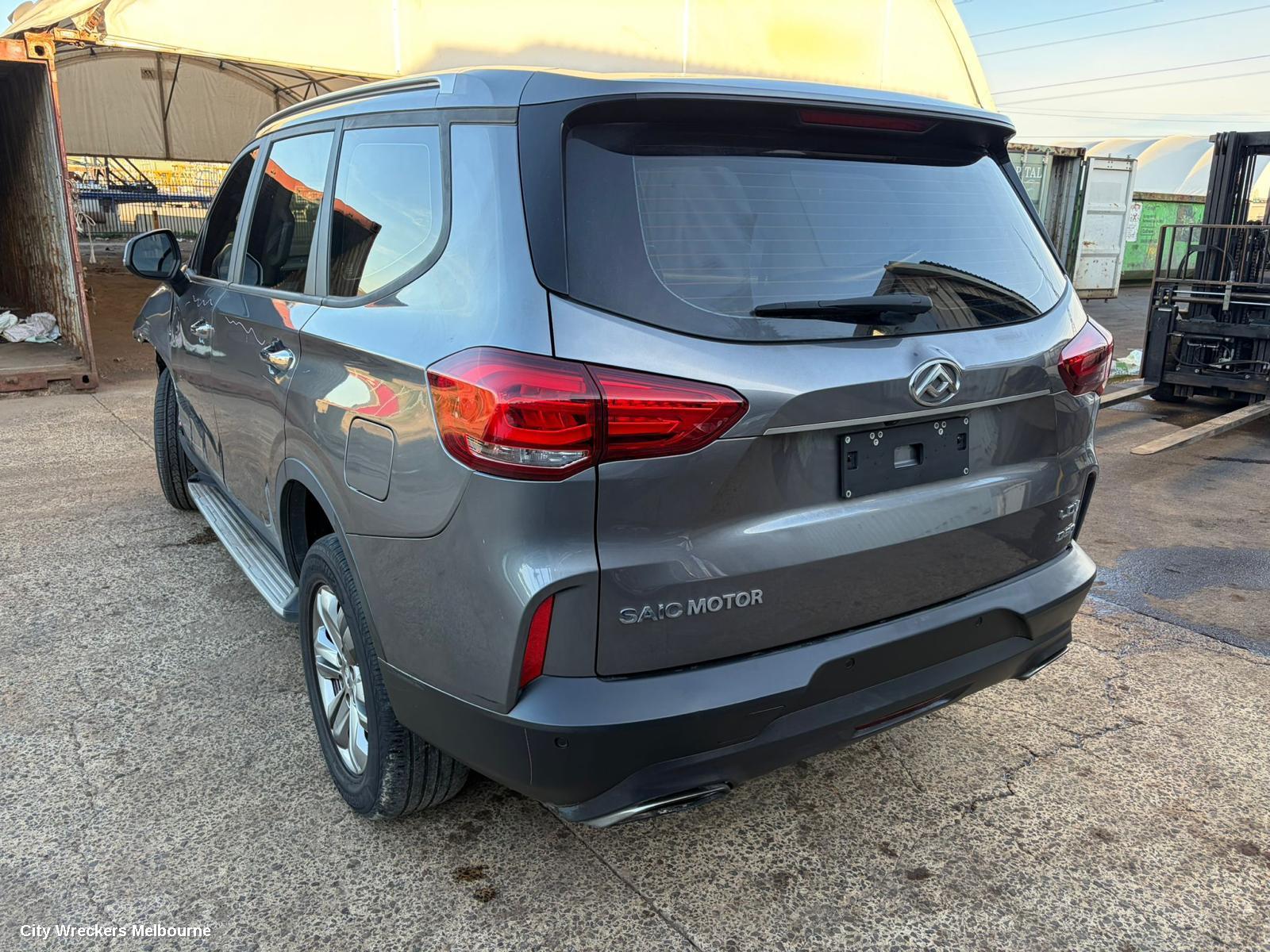 LDV D90 LEFT GUARD LINER, SV9A, FRONT, 11/2017 ONWARDS