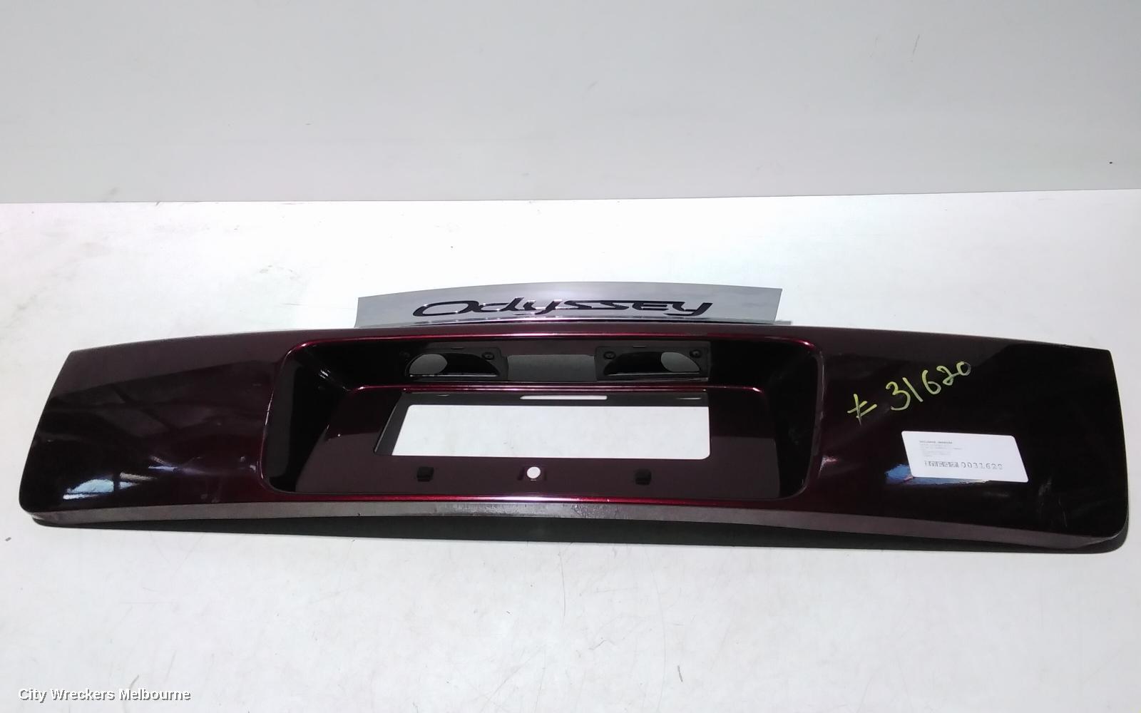 HONDA ODYSSEY REAR GARNISH, TAILGATE UPPER CENTRE CHROME PIECE, RB, 07/2004 - 03/2009