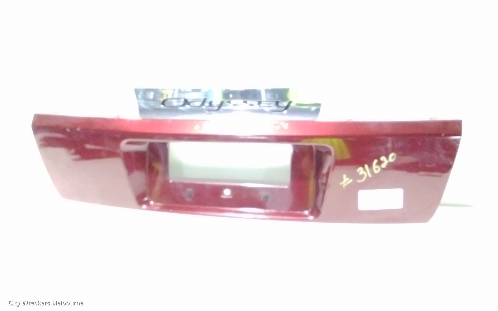 HONDA ODYSSEY REAR GARNISH, TAILGATE UPPER CENTRE CHROME PIECE, RB, 07/2004 - 03/2009