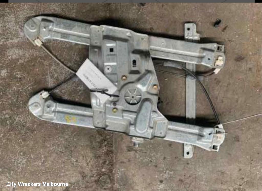 MITSUBISHI 380 RIGHT FRONT WINDOW REG/MOTOR, DB, ELECTRIC, 09/2005 - 03/2008