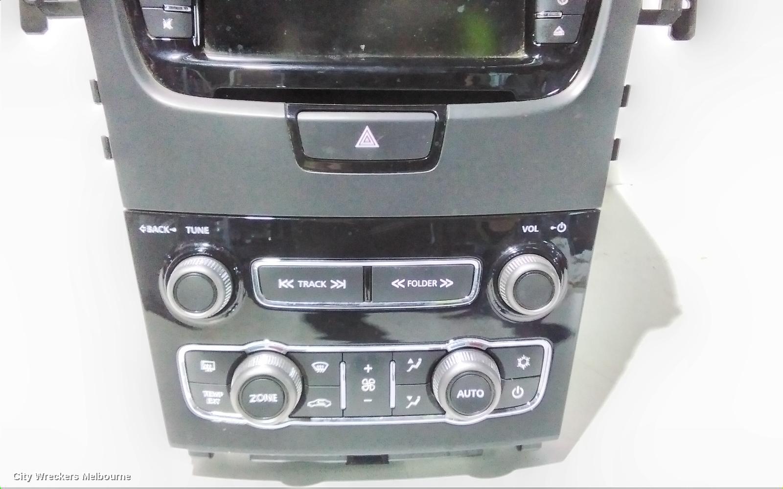 HOLDEN COMMODORE RADIO/CD/DVD/SAT/TV, DISPLAY/CONTROL PANEL ONLY, SINGLE DISC CD PLAYER, W/ SAT NAV, VE, HSV/CALAIS/SSV, 09/2009 - 04/2013