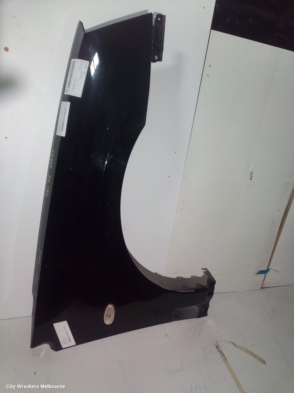 MITSUBISHI 380 RIGHT GUARD, DB, 09/2005 - 03/2008