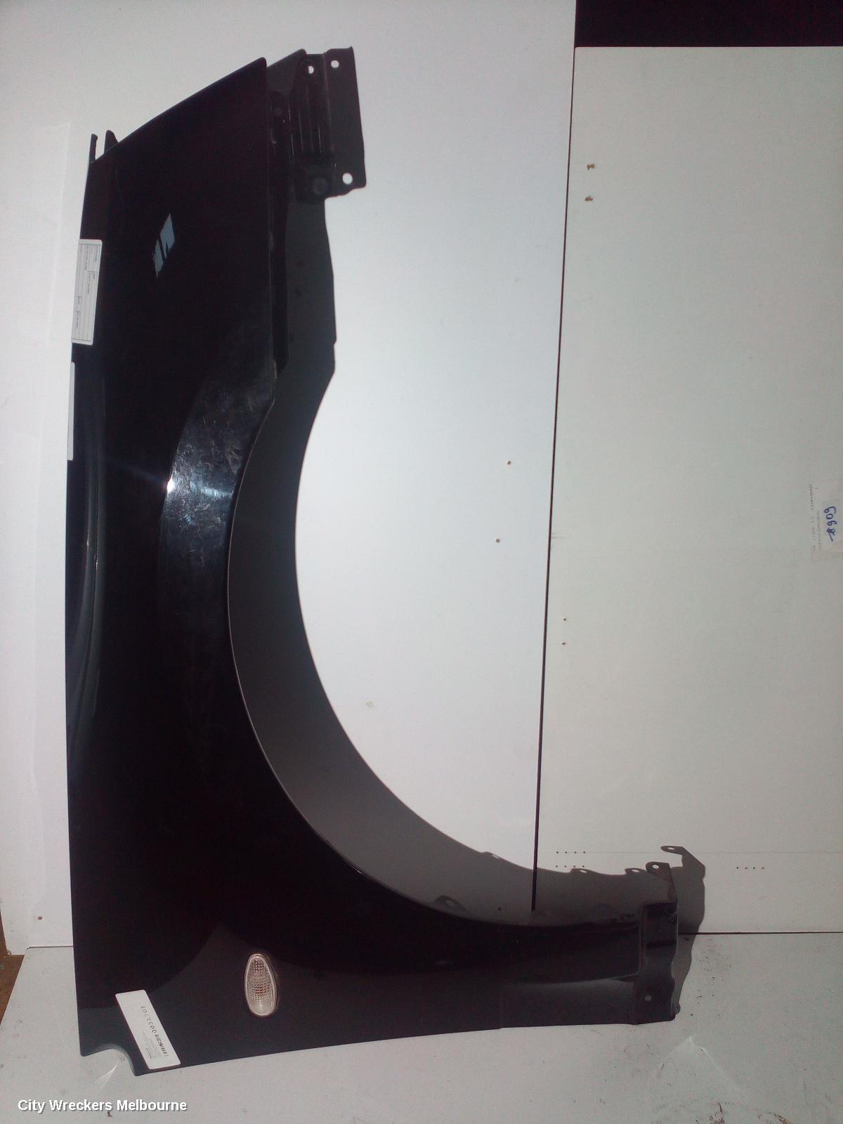 MITSUBISHI 380 RIGHT GUARD, DB, 09/2005 - 03/2008