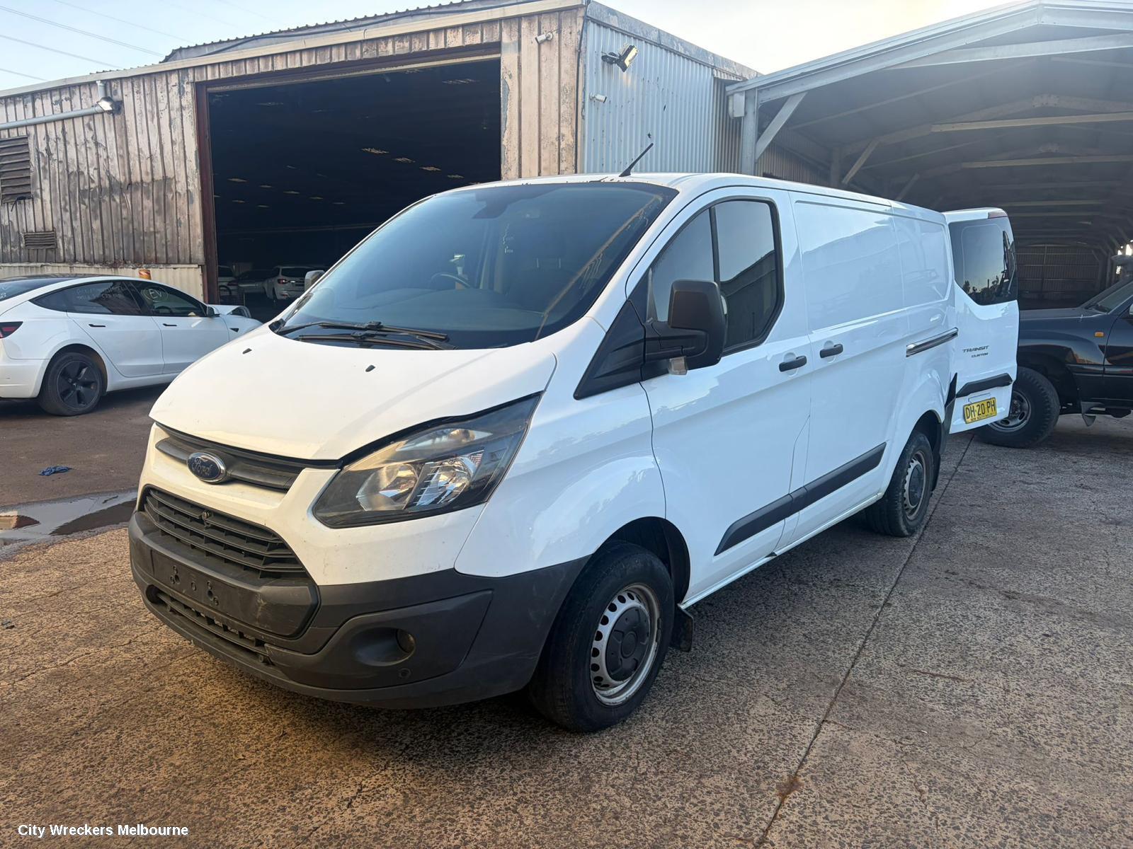 FORD TRANSIT CUSTOM LEFT FRONT HUB ASSEMBLY, VN, 09/2013 - 04/2019