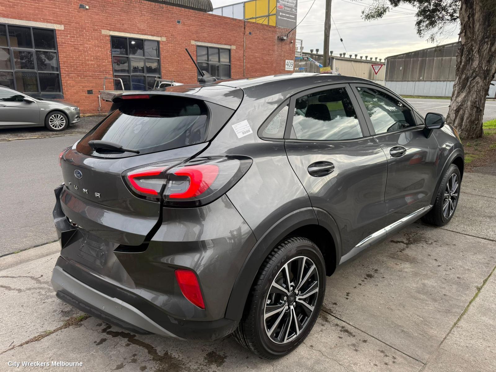 FORD PUMA LEFT GUARD LINER, FRONT, JK, 03/2020 ONWARDS