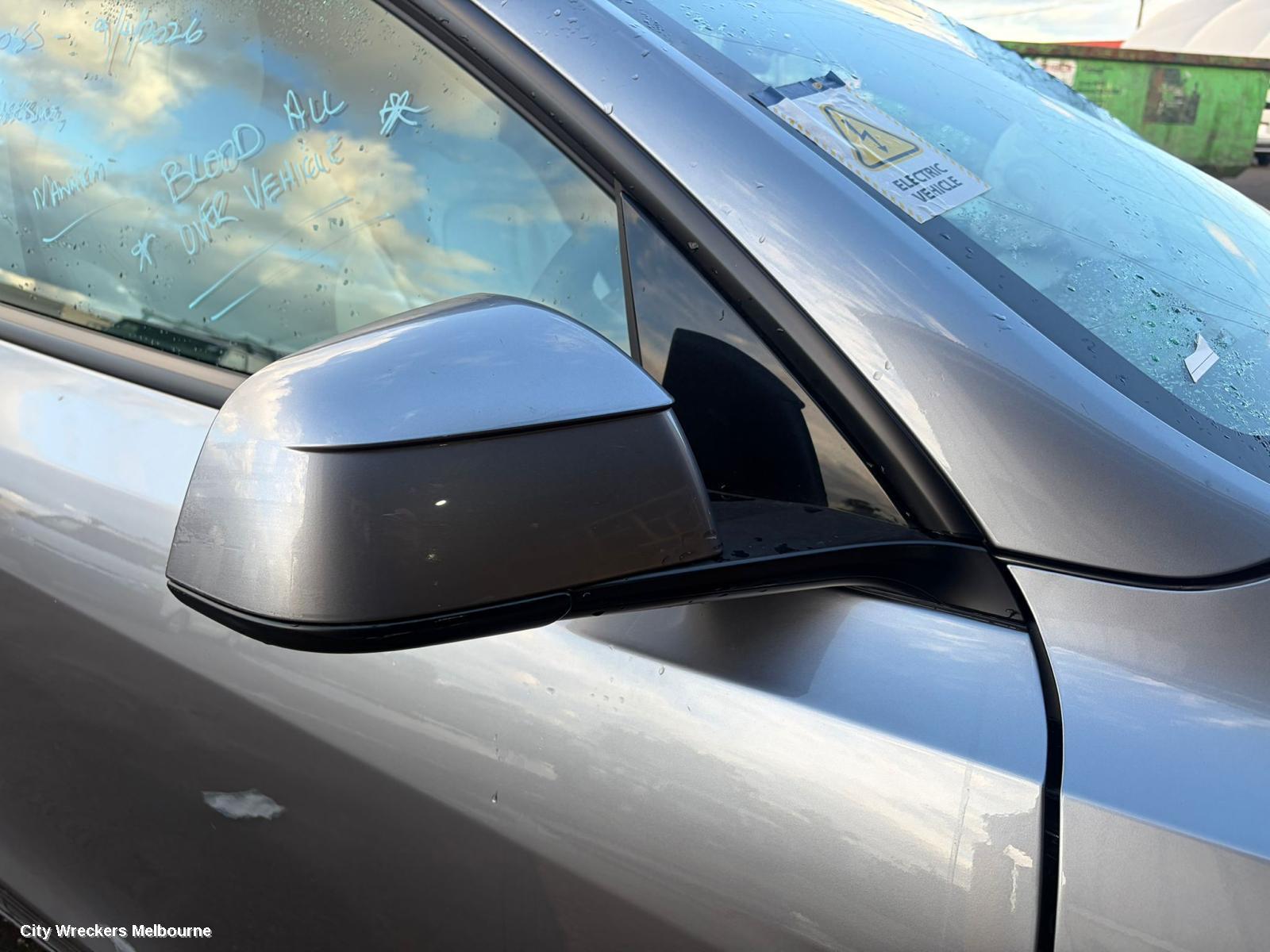 TESLA MODEL Y LEFT TAILLIGHT