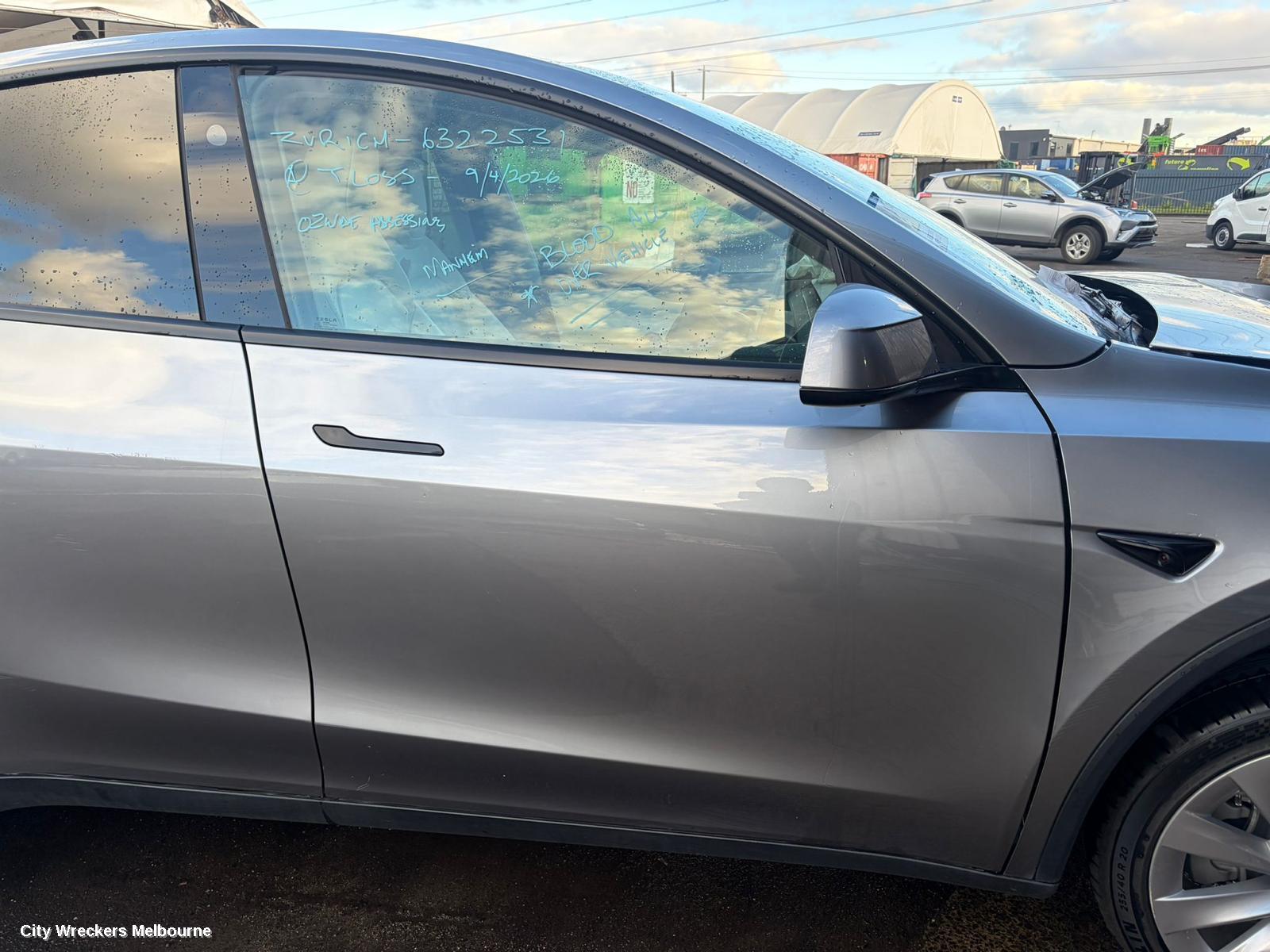 TESLA MODEL Y LEFT TAILLIGHT