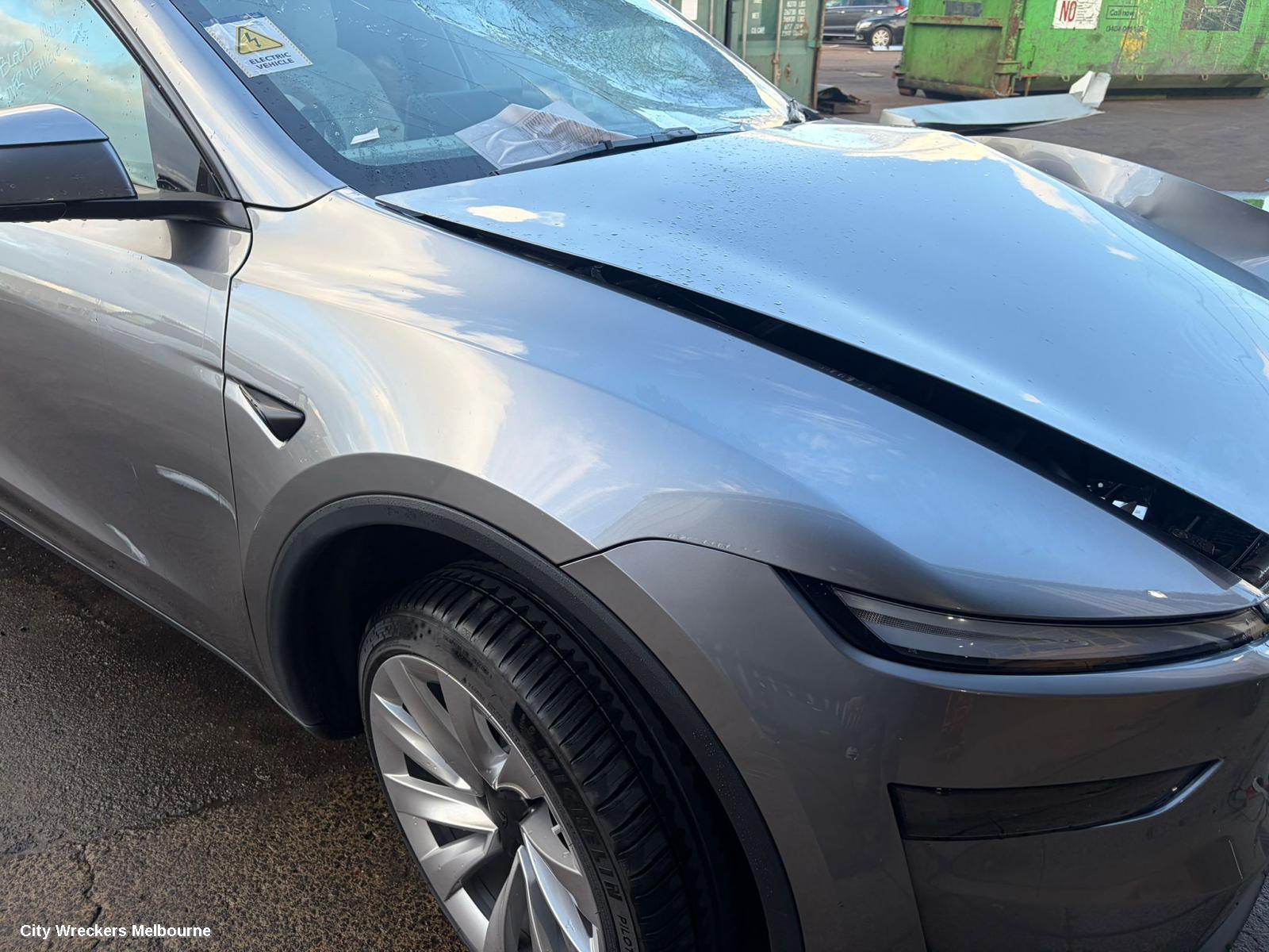 TESLA MODEL Y LEFT TAILLIGHT