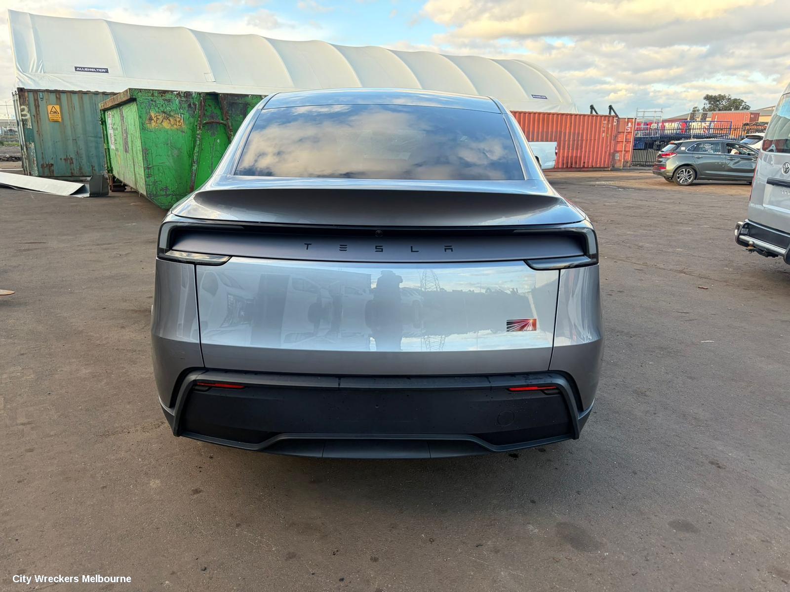 TESLA MODEL Y LEFT TAILLIGHT