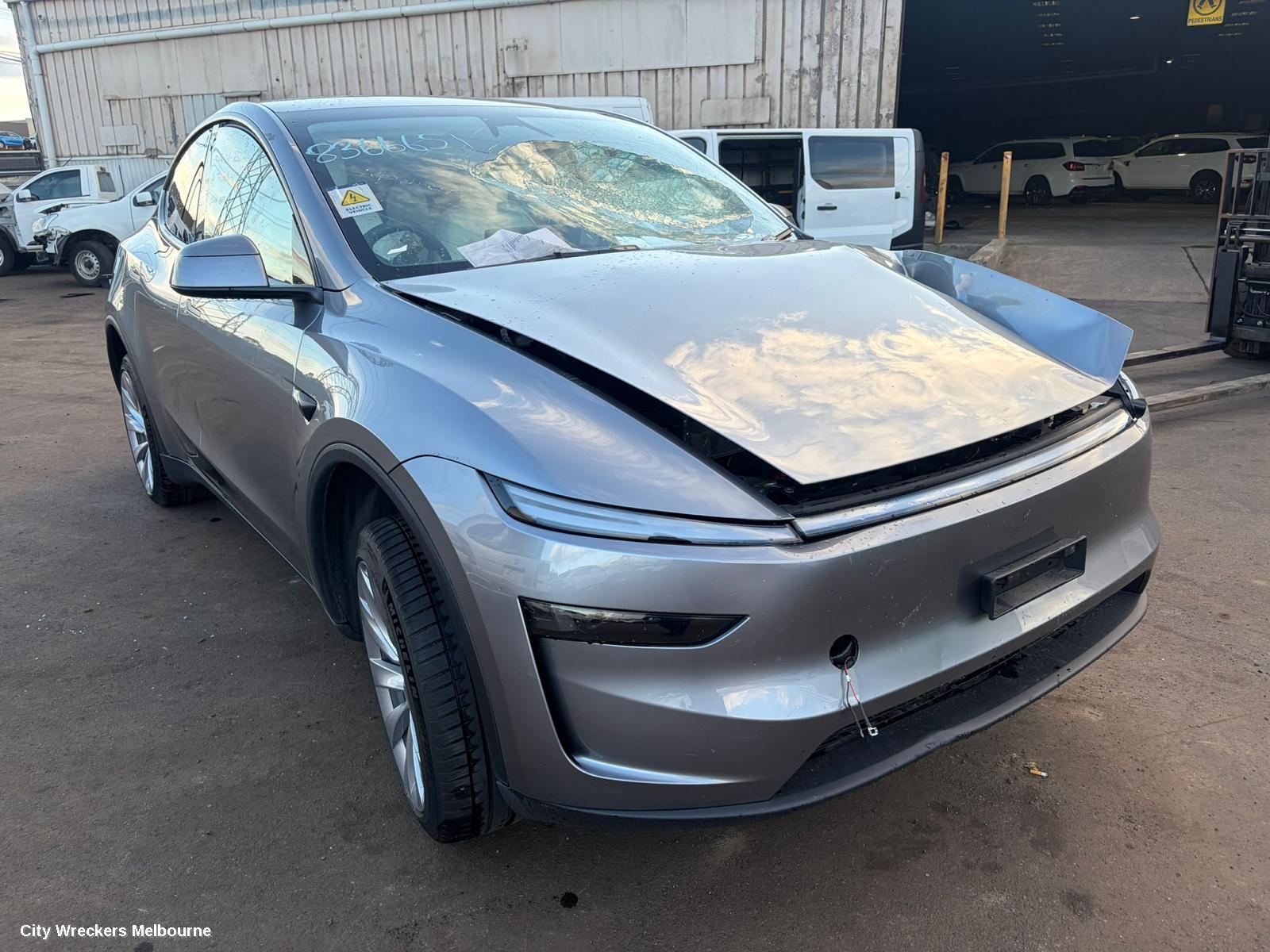 TESLA MODEL Y LEFT TAILLIGHT