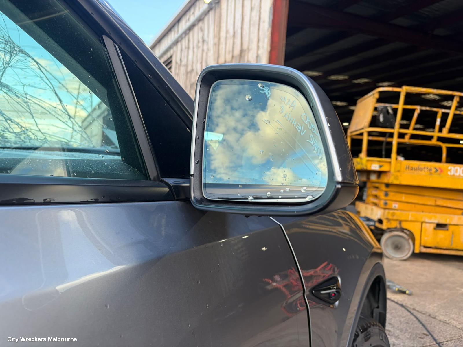 TESLA MODEL Y LEFT TAILLIGHT