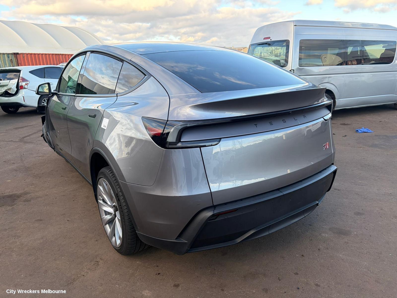 TESLA MODEL Y LEFT TAILLIGHT
