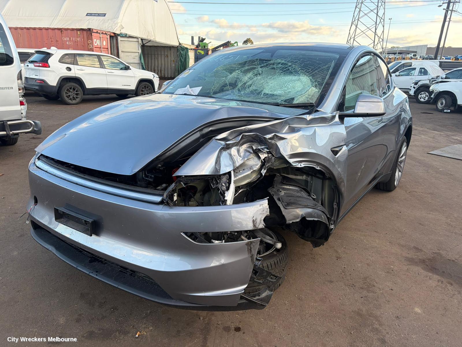 TESLA MODEL Y LEFT TAILLIGHT