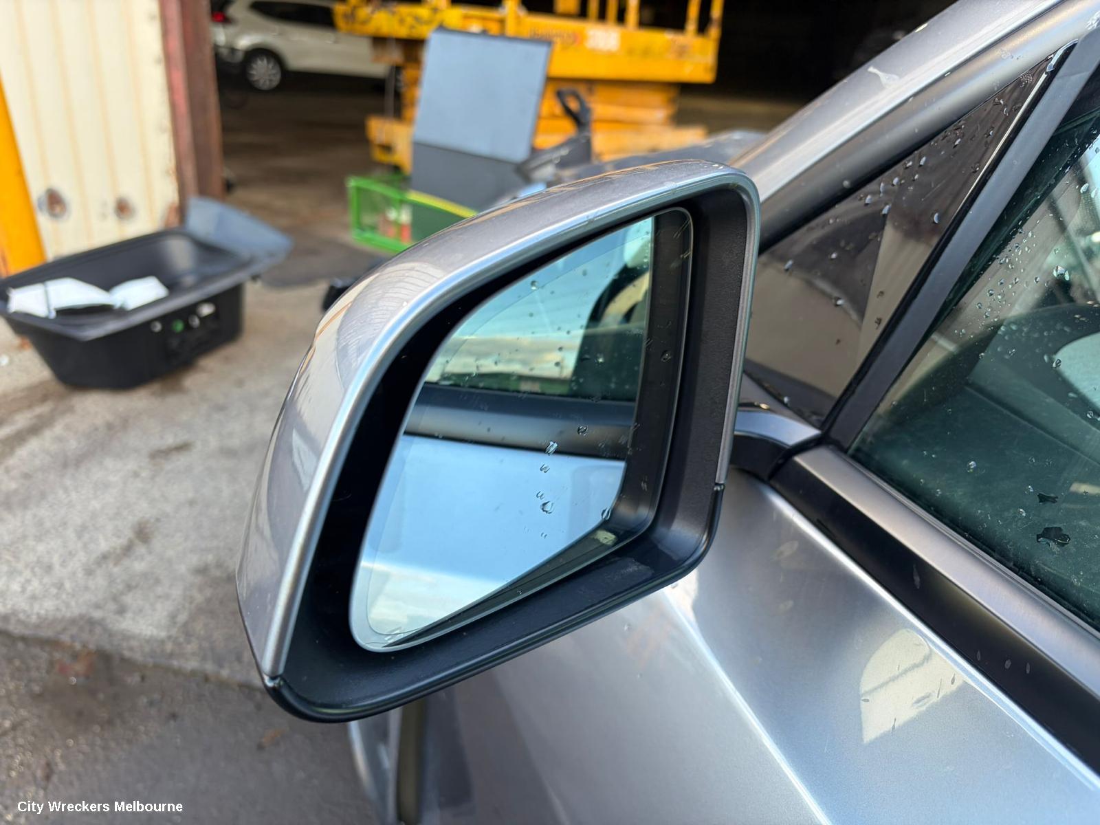 TESLA MODEL Y LEFT TAILLIGHT
