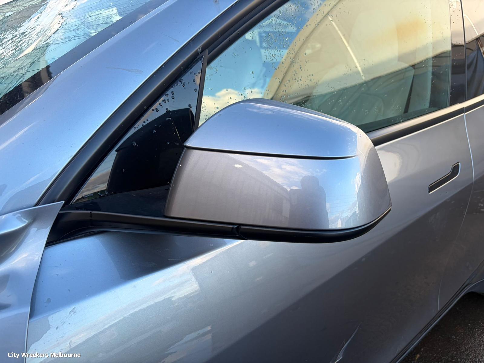 TESLA MODEL Y LEFT TAILLIGHT