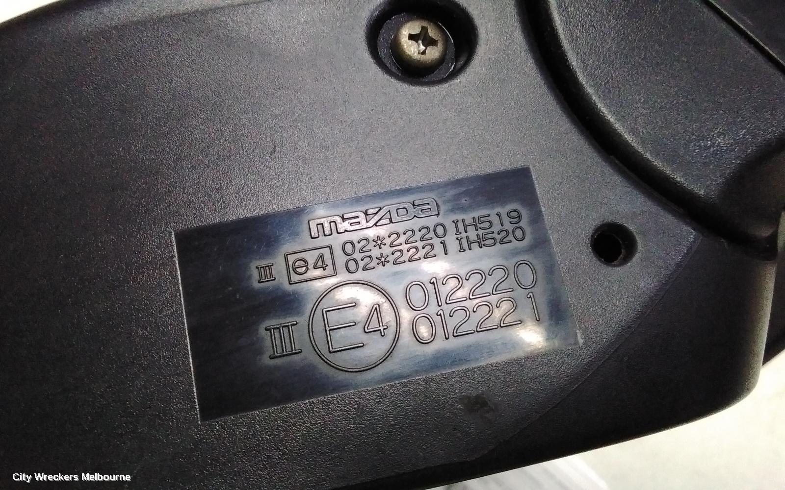 MAZDA 3 RIGHT DOOR MIRROR, BK, MANUAL, SEDAN/HATCH, 10/2003 - 04/2009