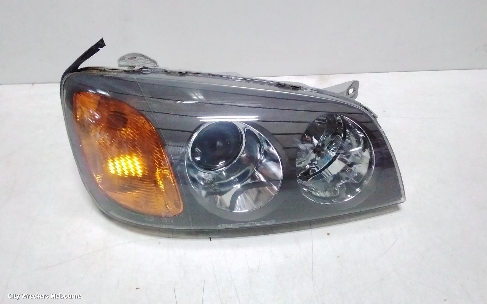 HYUNDAI GRANDEUR RIGHT HEADLAMP, XG, BLACK INSERT, 10/1999 - 07/2002