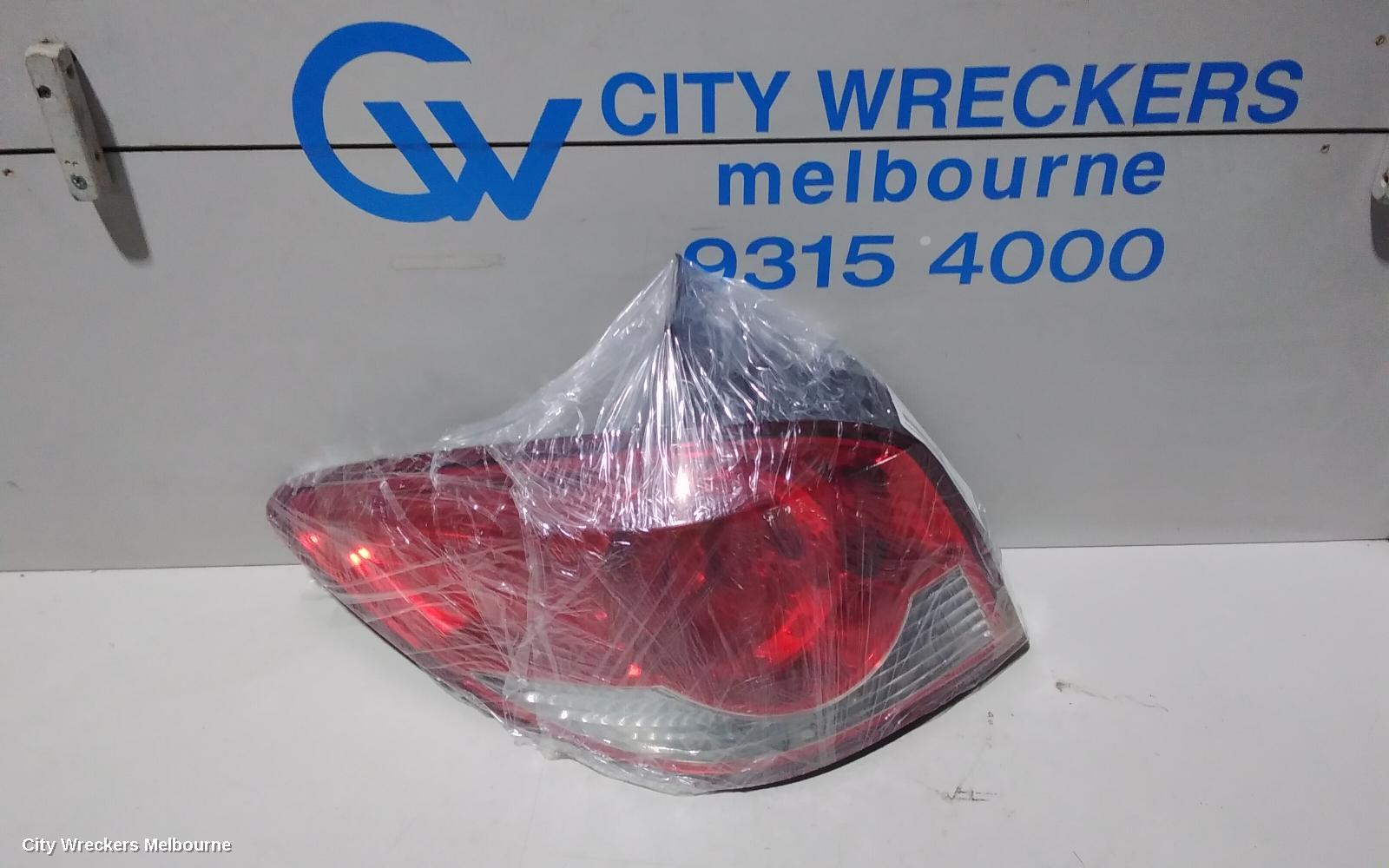 HOLDEN CRUZE LEFT TAILLIGHT, JH, HATCH, IN BODY, 03/2011 - 01/2017