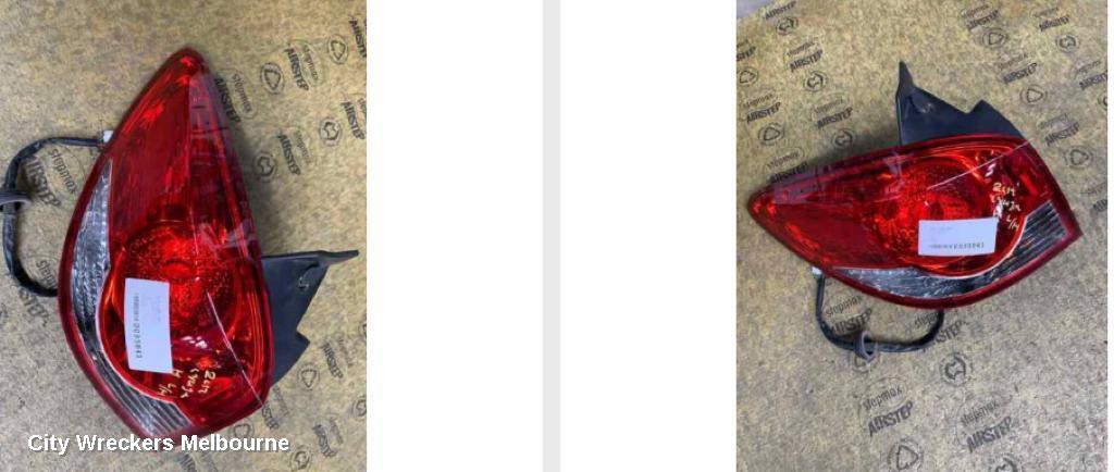 HOLDEN CRUZE LEFT TAILLIGHT, JH, HATCH, IN BODY, 03/2011 - 01/2017