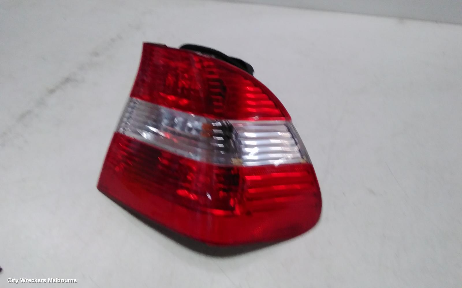 BMW 3 SERIES RIGHT TAILLIGHT, E46, SEDAN, CLEAR FLASHER TYPE, 10/2001 - 01/2005