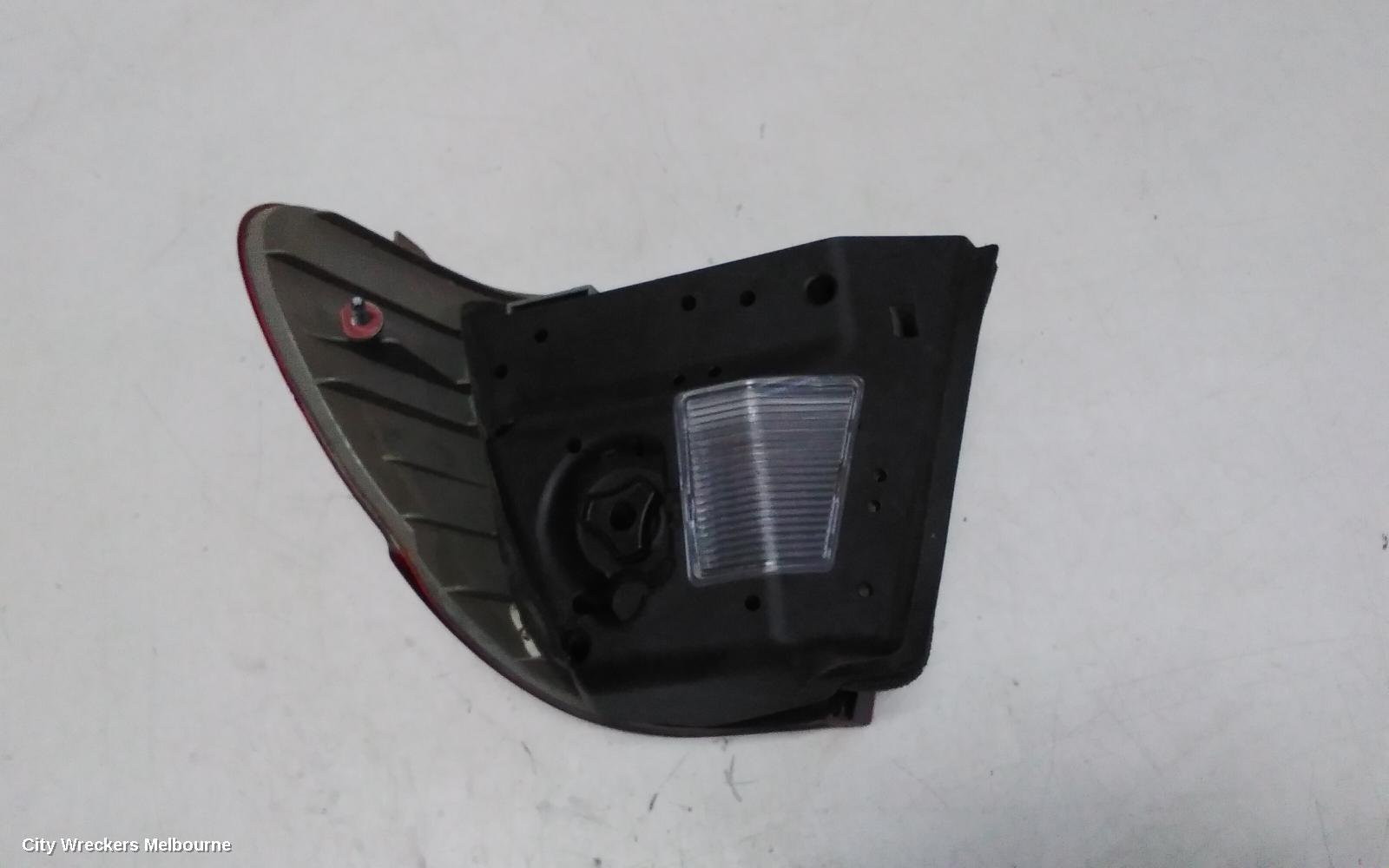 BMW 3 SERIES LEFT TAILLIGHT, E46, SEDAN, CLEAR FLASHER TYPE, 10/2001 - 01/2005