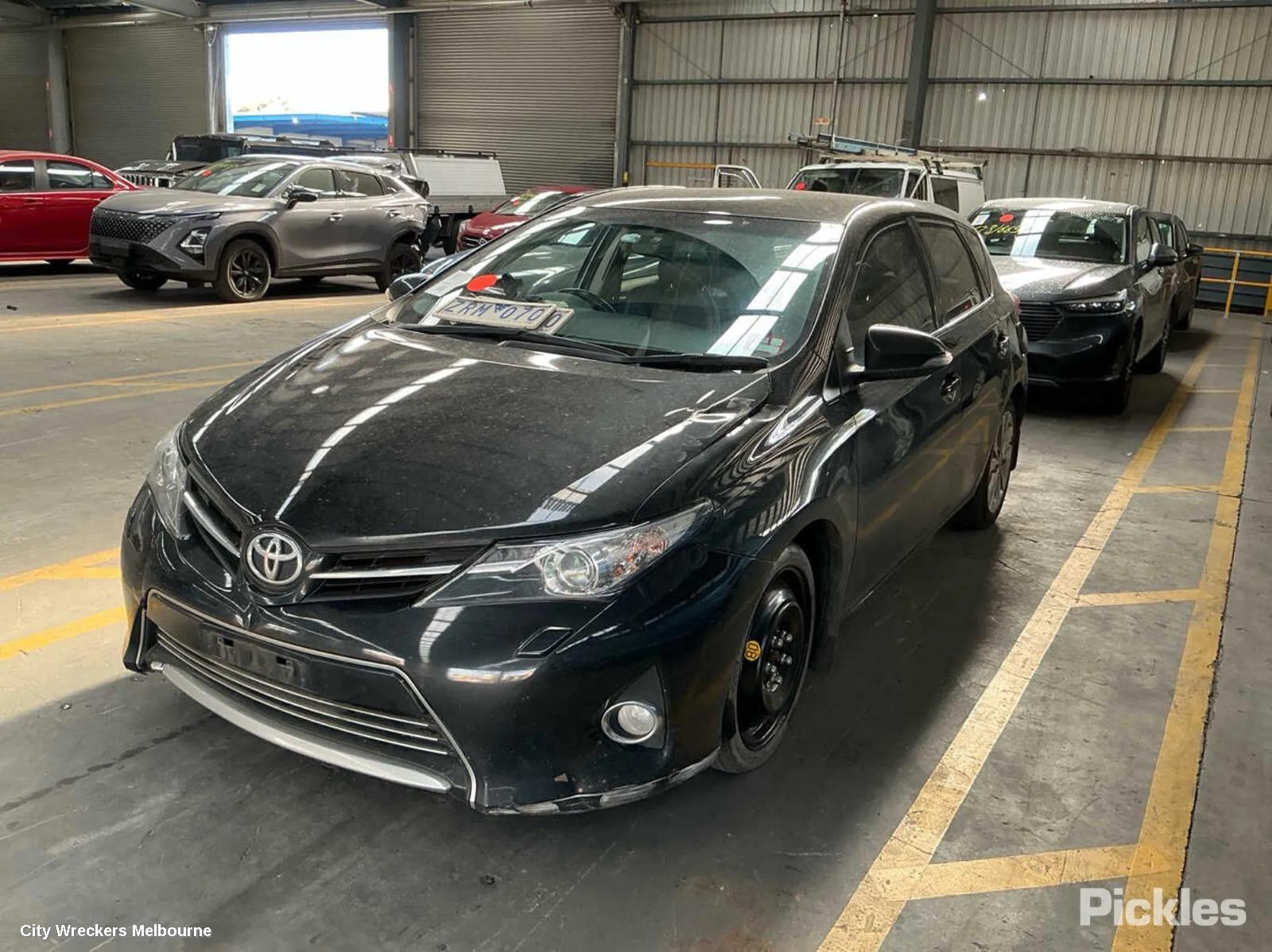 TOYOTA COROLLA RIGHT INDICATOR/FOG/SIDE, BUMPER FOGLAMP, ZRE182R, HATCH, 08/2012 - 03/2015