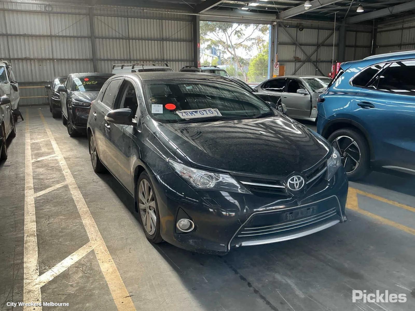 TOYOTA COROLLA RIGHT INDICATOR/FOG/SIDE, BUMPER FOGLAMP, ZRE182R, HATCH, 08/2012 - 03/2015