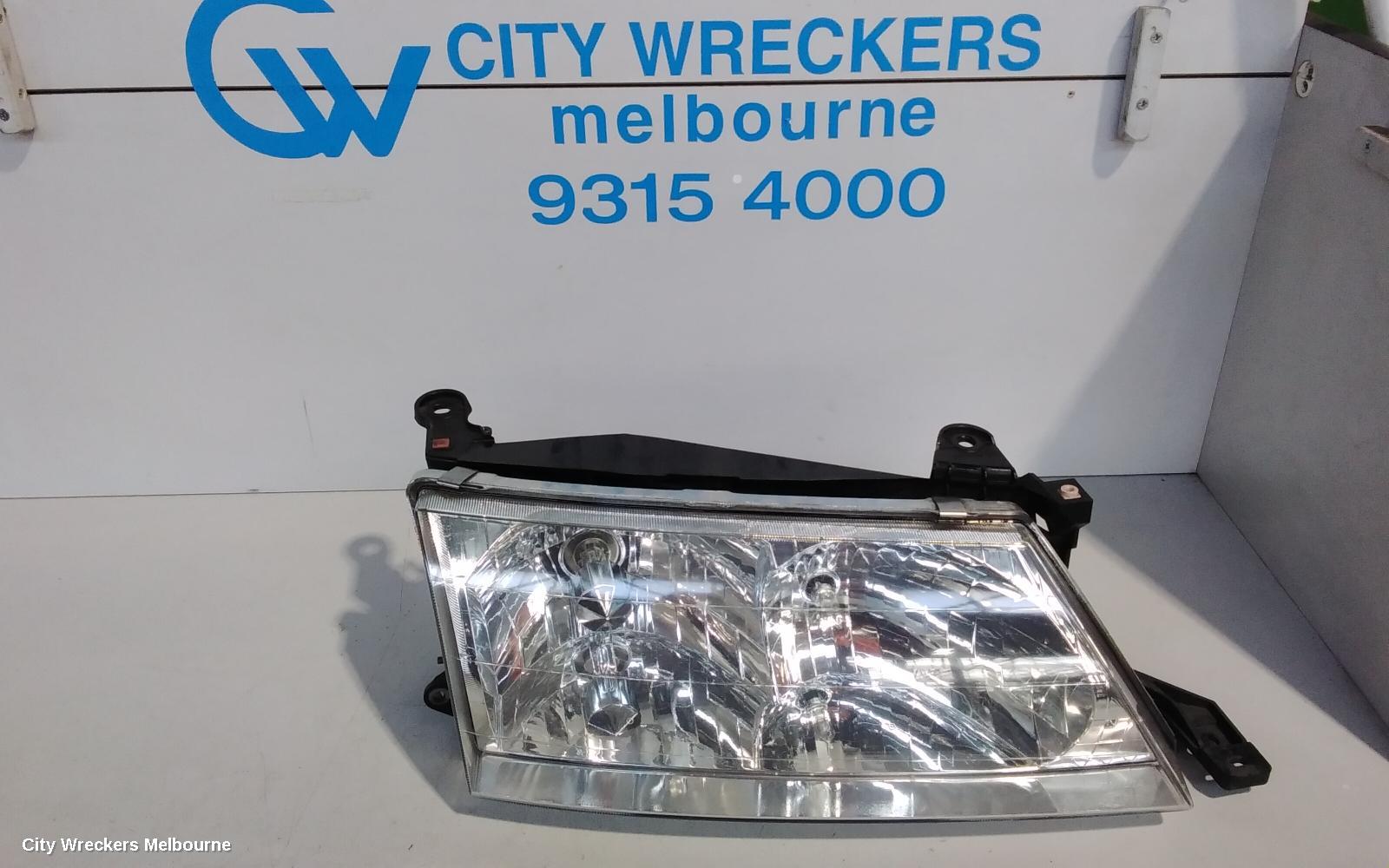 TOYOTA AVALON RIGHT HEADLAMP, MCX10R, HELLA LENS# 07-29, 07/2000 - 09/2003
